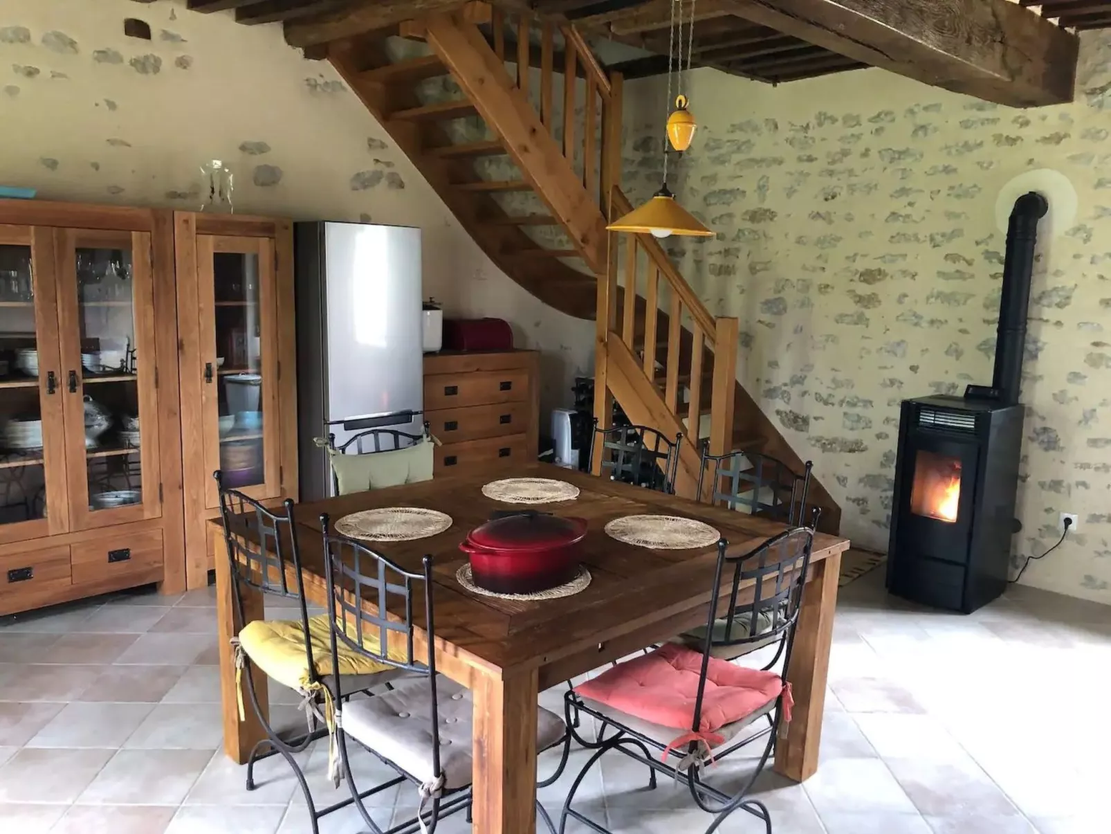 Landhaus mit eingezäuntem Garten-Drinnen