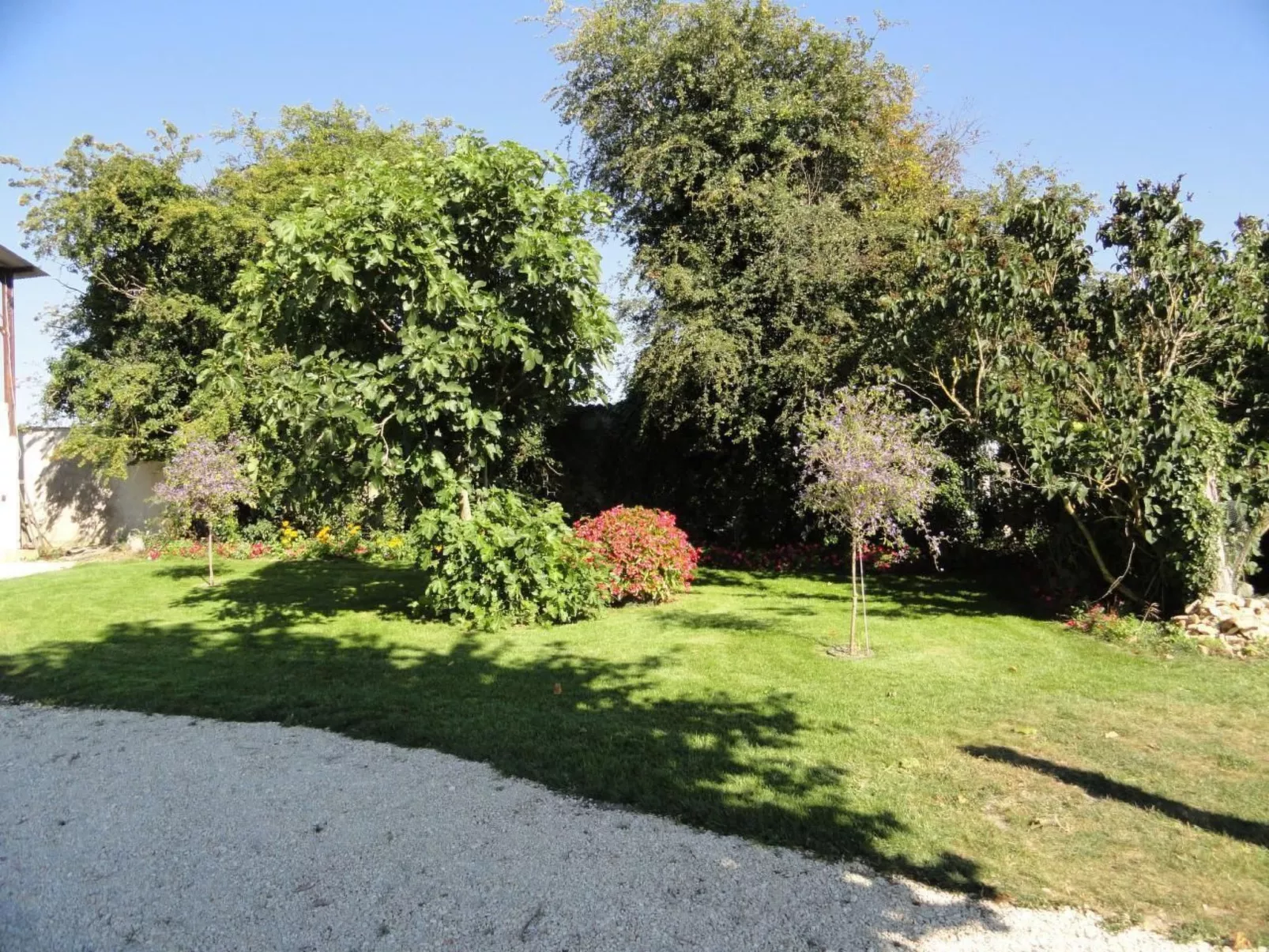 Ferienvilla mit Blick auf das Wasser-Dehors
