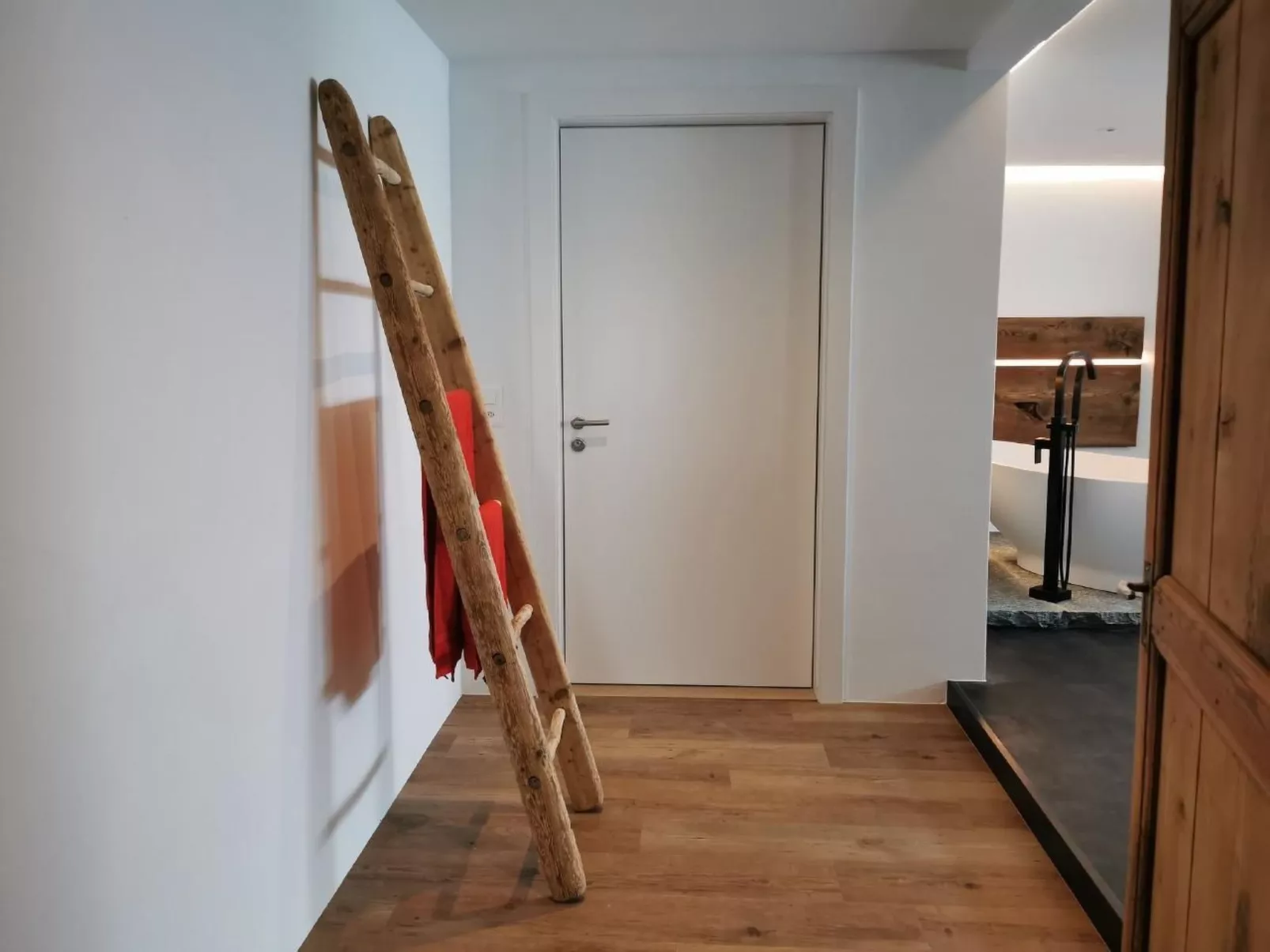 Maiensäss 5.5 Zi. freistehend und romantisch-Drinnen