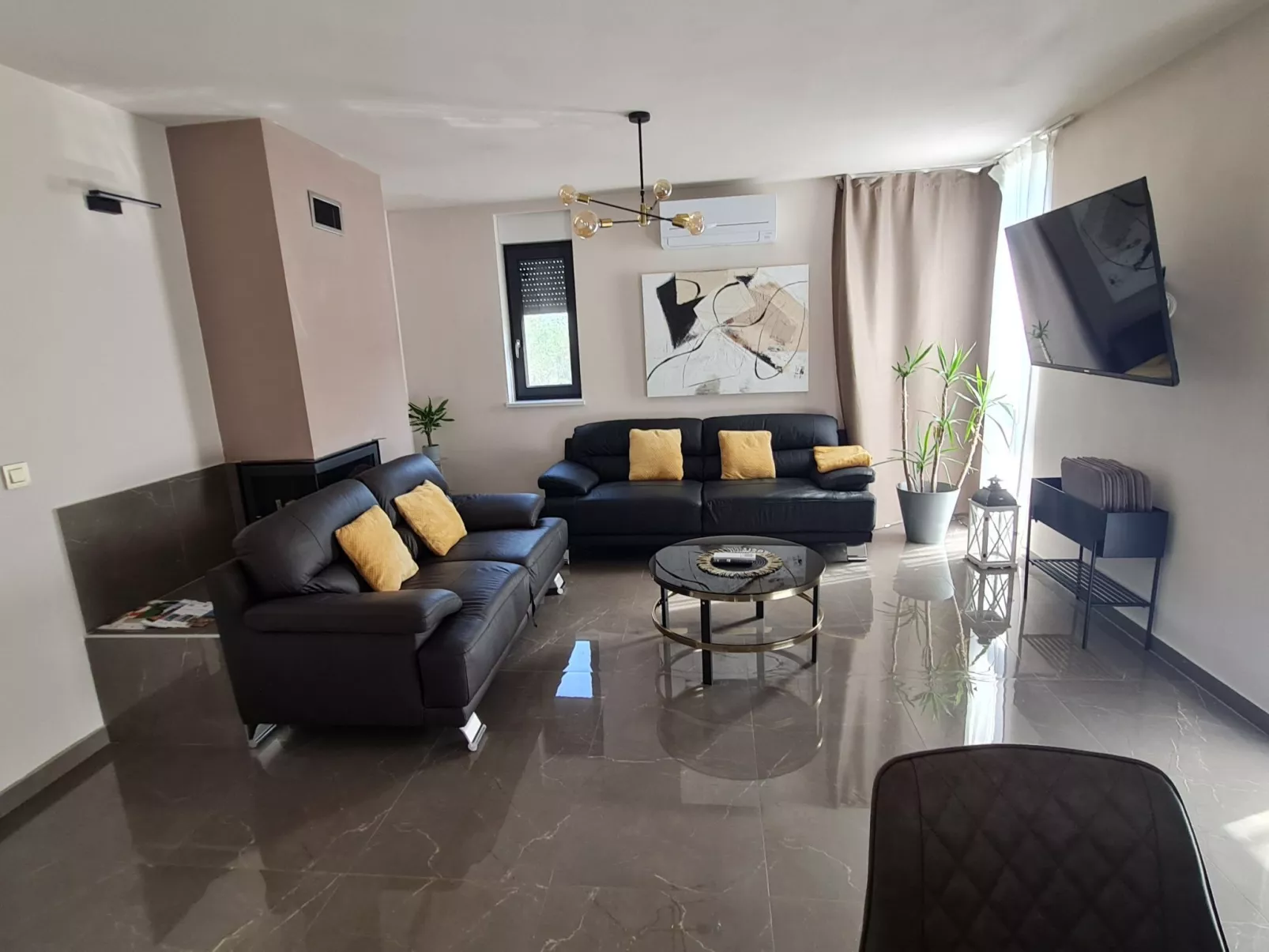 Villa "Val 21" mit Pool, Fitness und Sauna-Drinnen