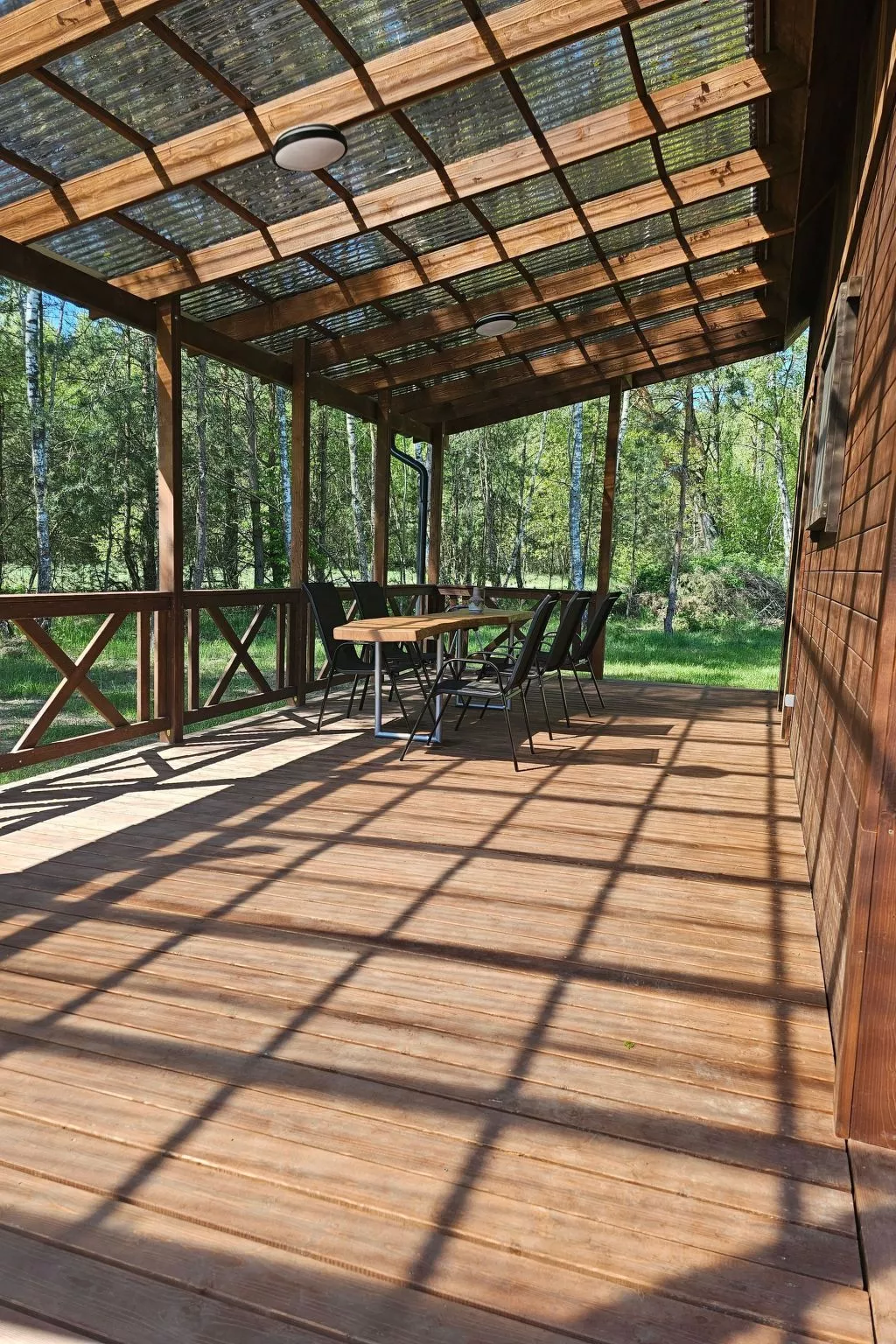 "Brown House" mit eigener Terrasse-Outside