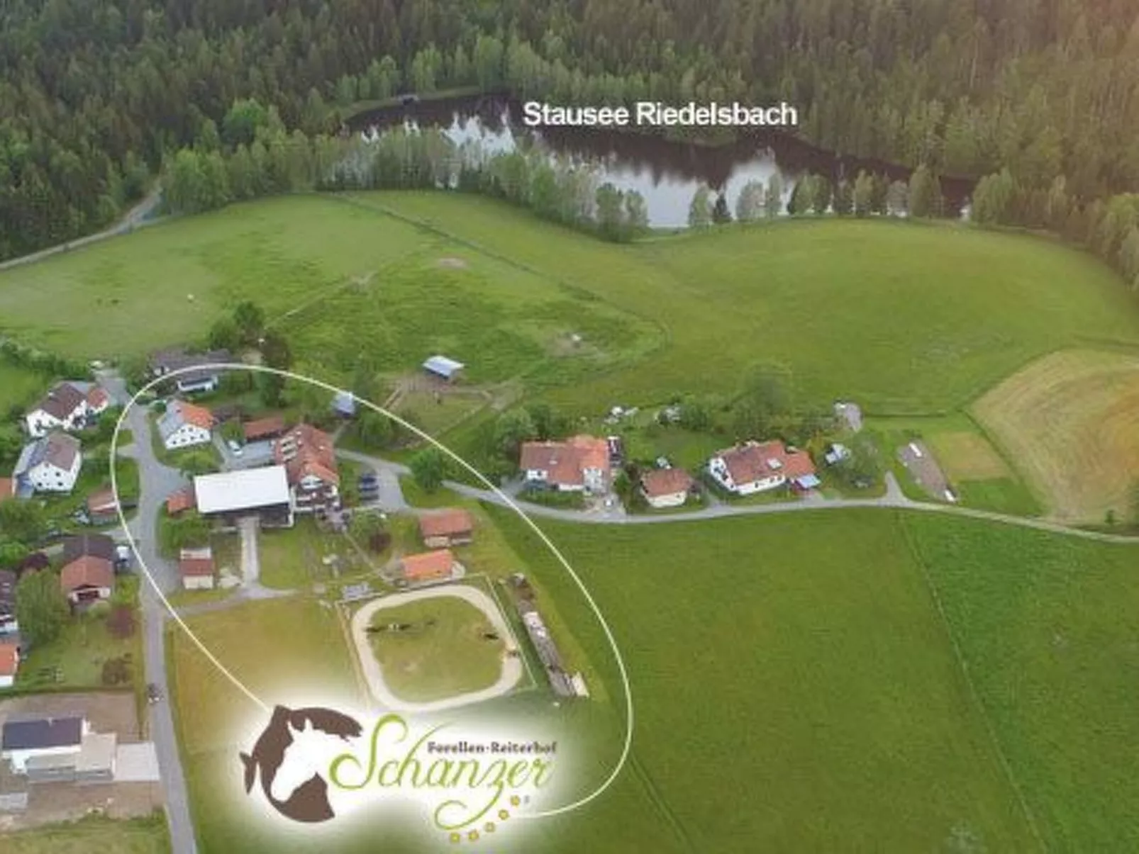 Uriges Blockhaus für 5 Personen-Draußen