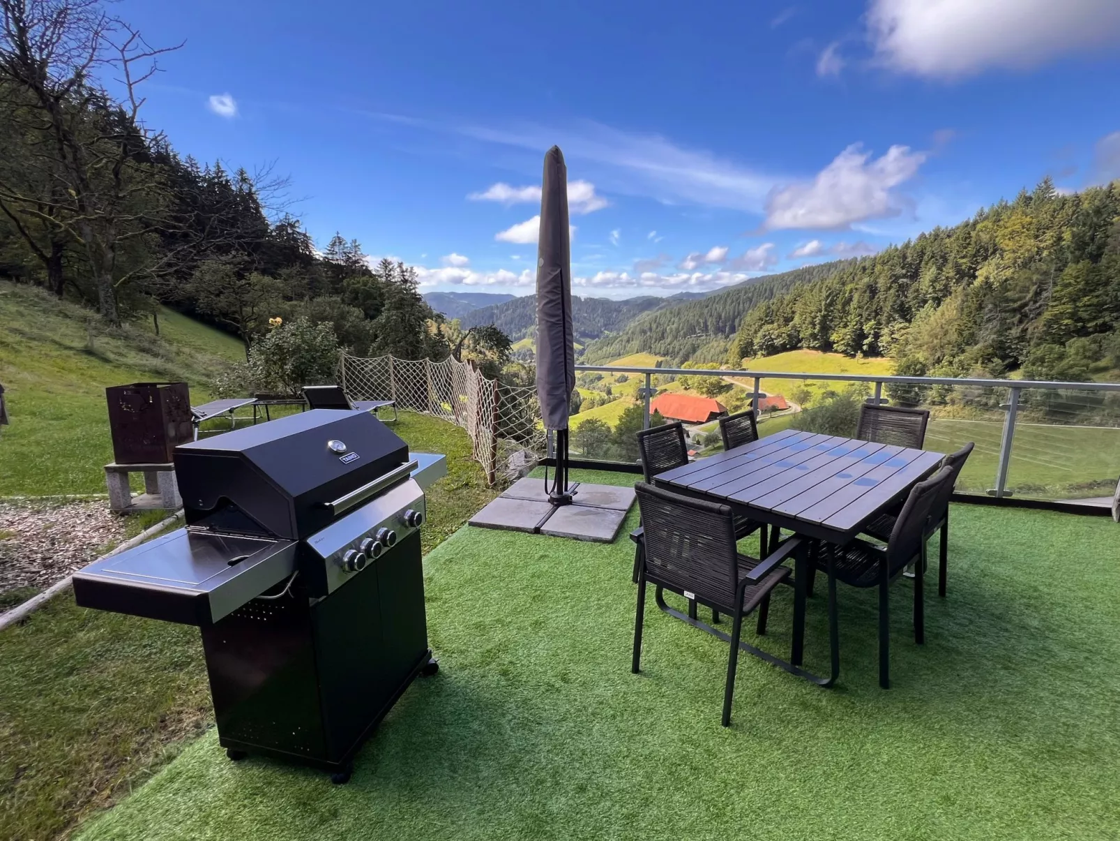 FeWo mit Whirlpool und Fass-Sauna im Schwarzwald-Outside