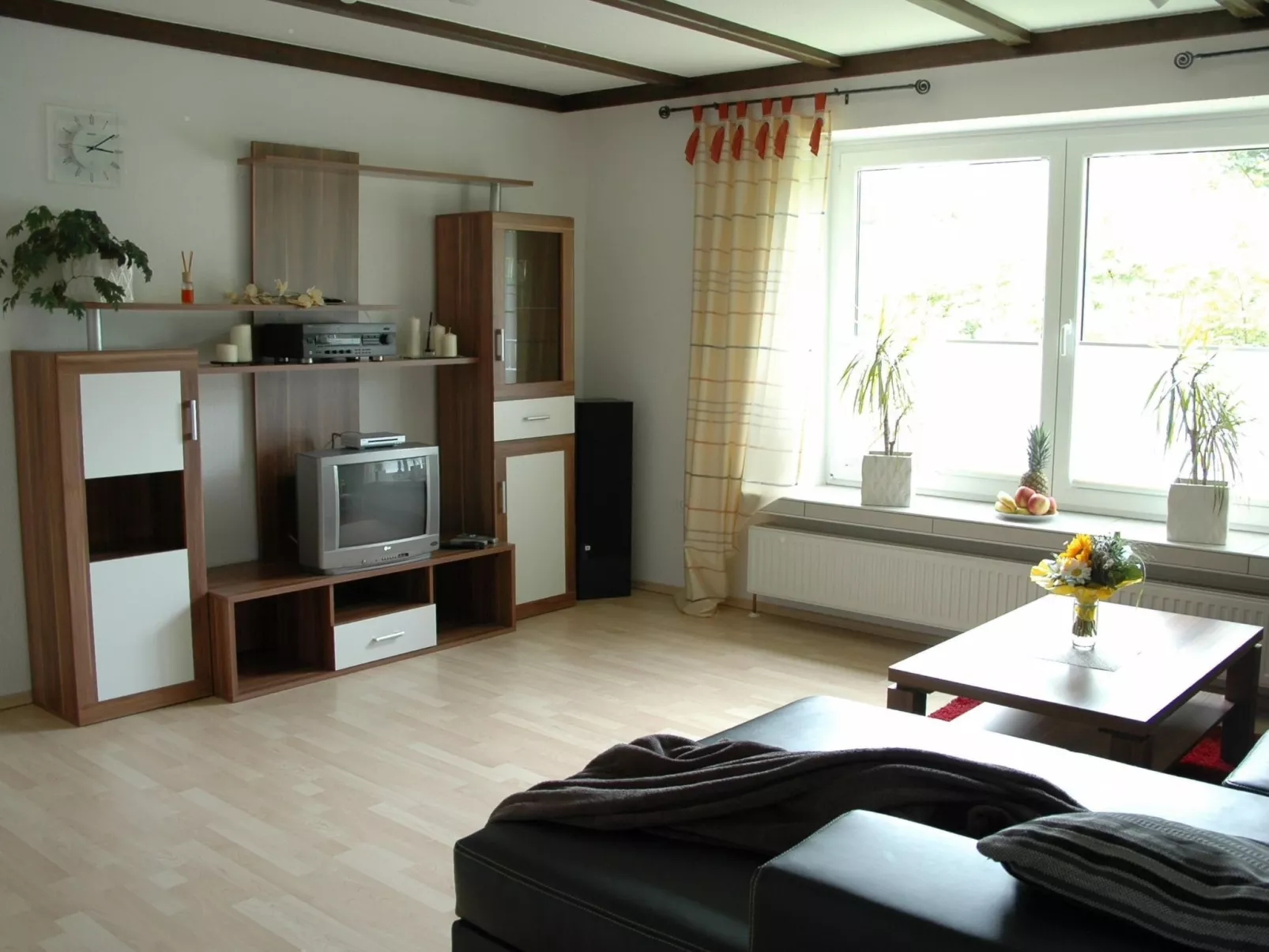 Mit Indoorpool, Garten und Partyraum-Inside