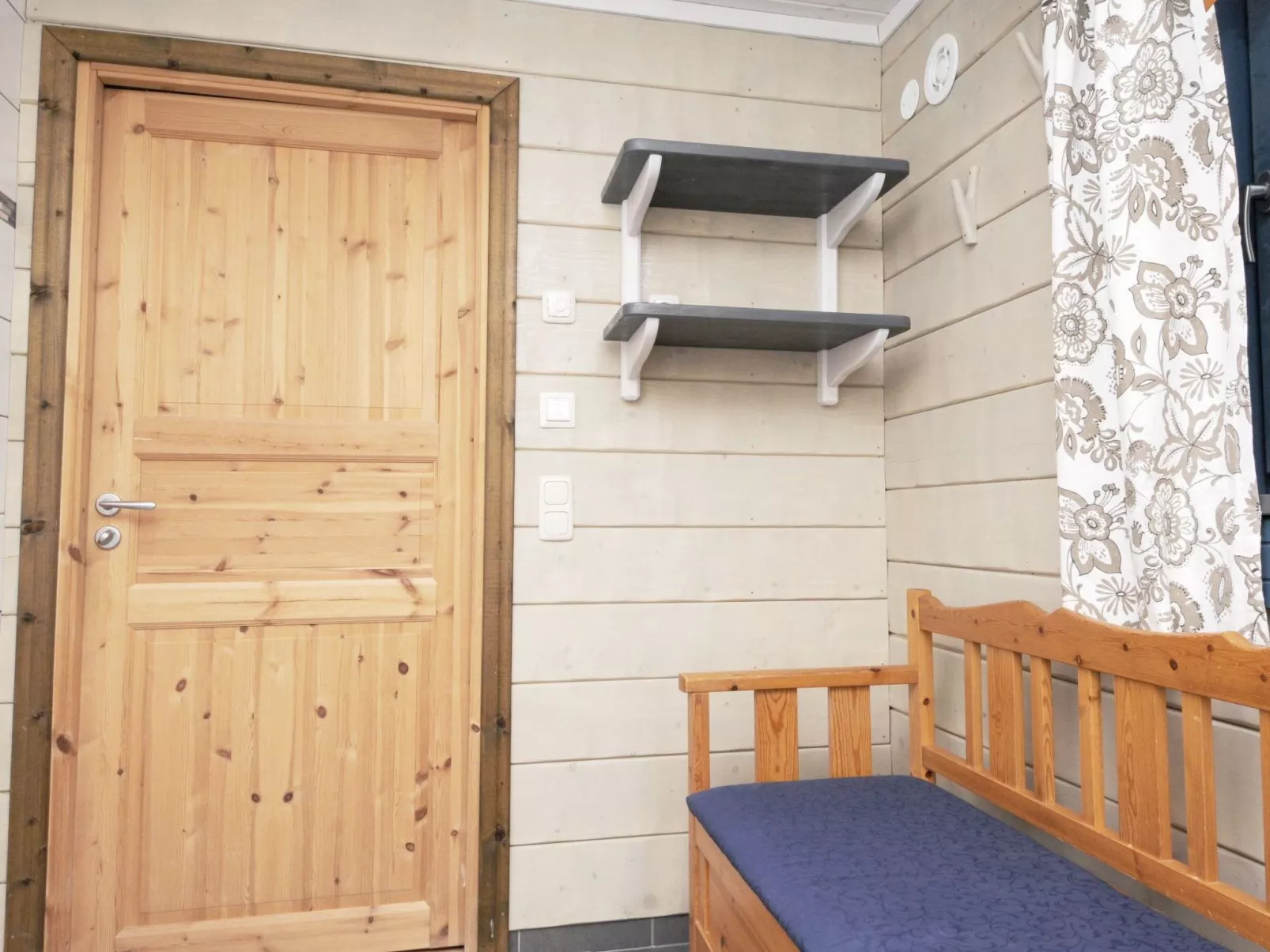 Gemütliches Blockhaus mit Kamin im Oviksfjäll-Drinnen