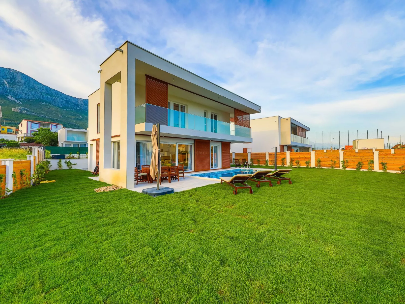 Modern eingerichtete Villa Ingrid mit beheiztem Pool - Dehors