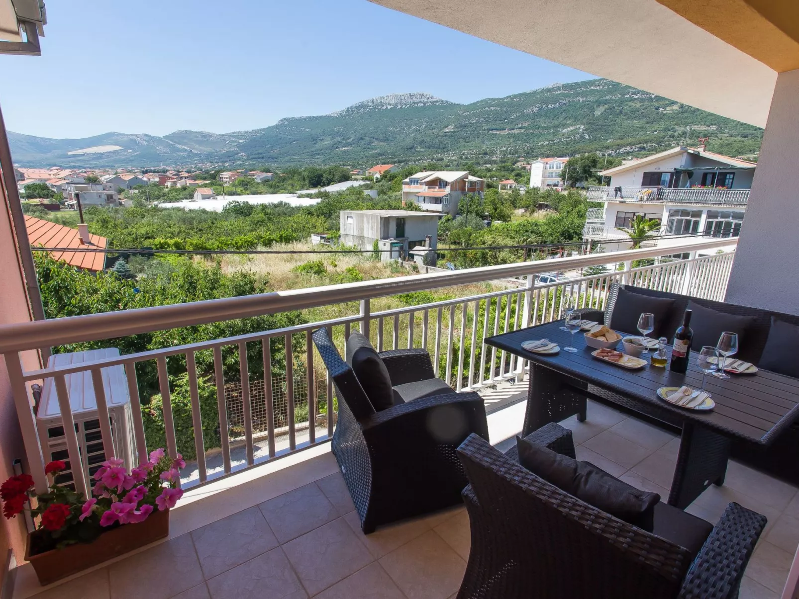 Moderne ap. 2 mit Pool und Grill in der Nähe von Split und Trogir-Inside