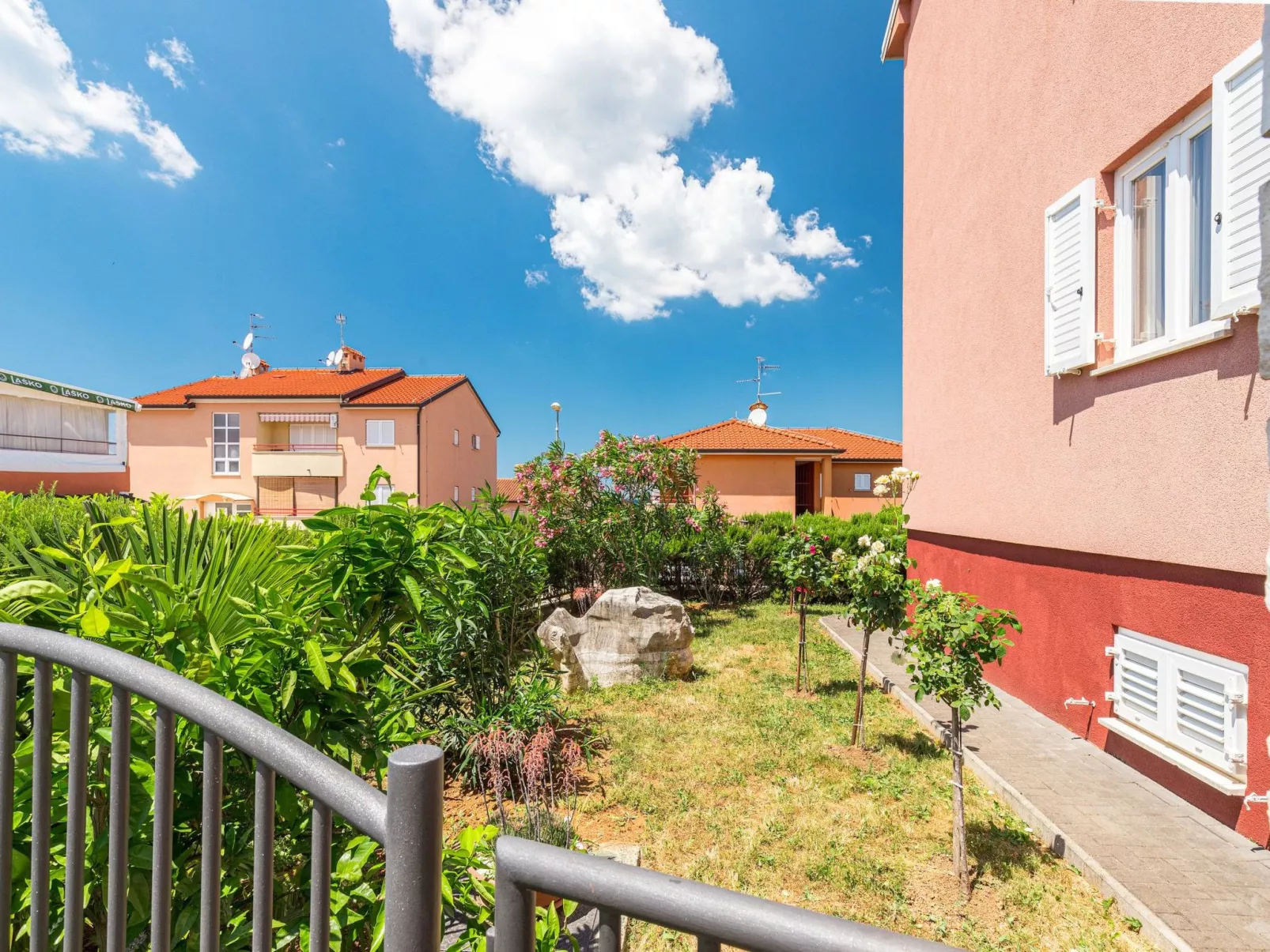"Villa Pinta" mit Blick auf das Wasser-Draußen
