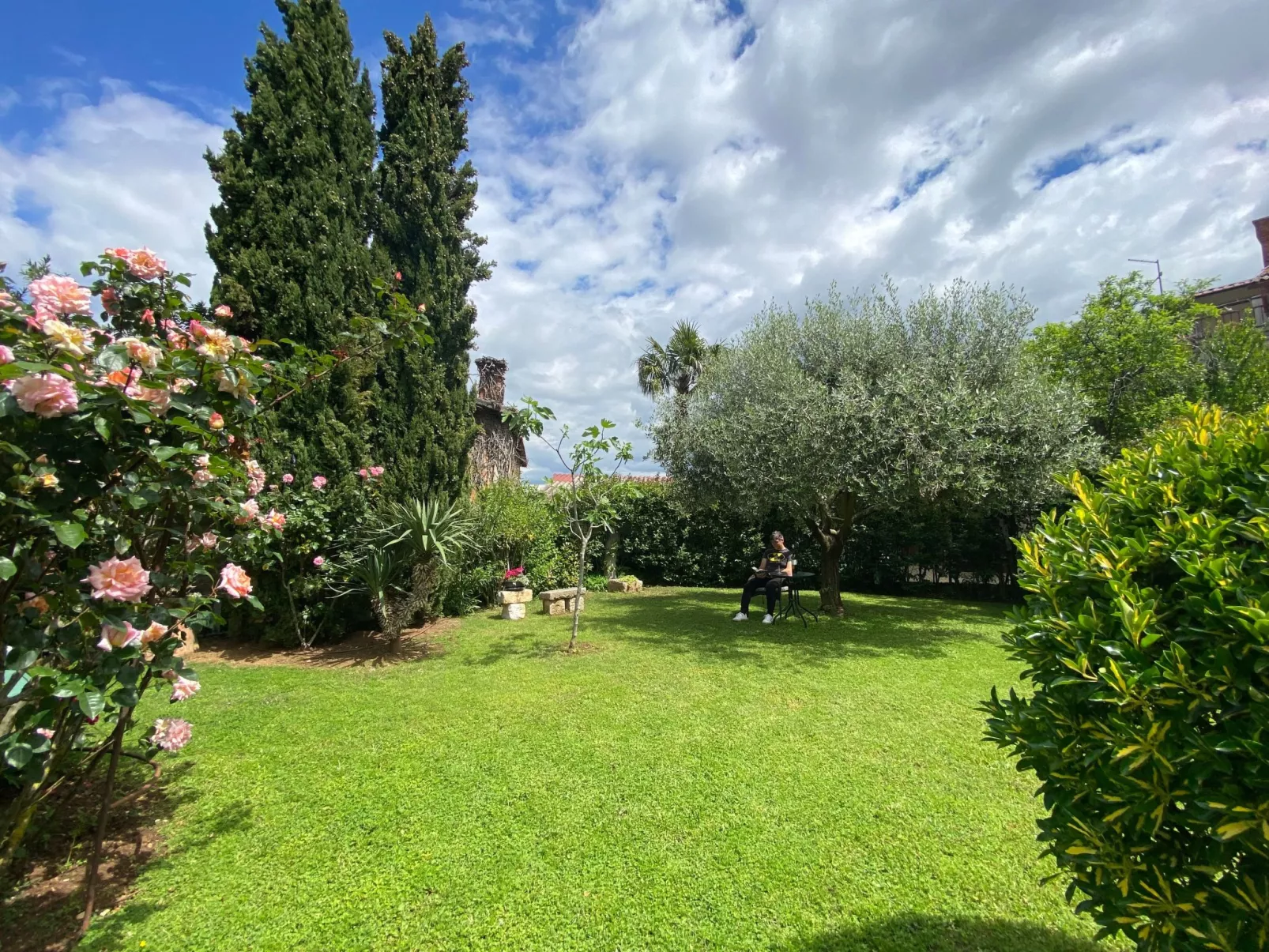 Freistehender Bungalow Perla mit Garten und Grill-Draußen