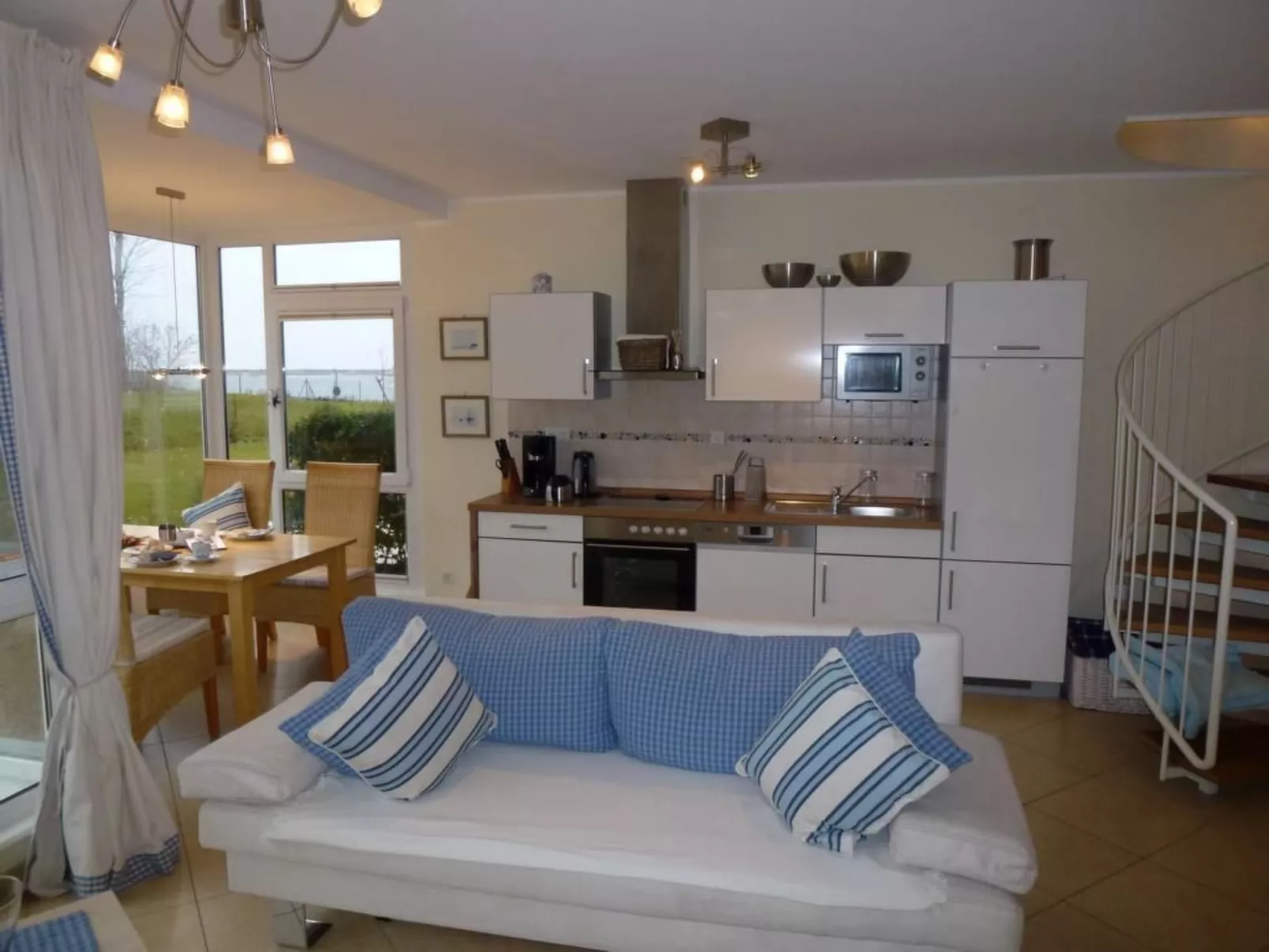 Mit großer Terrasse und herrlicher Aussicht-Dedans