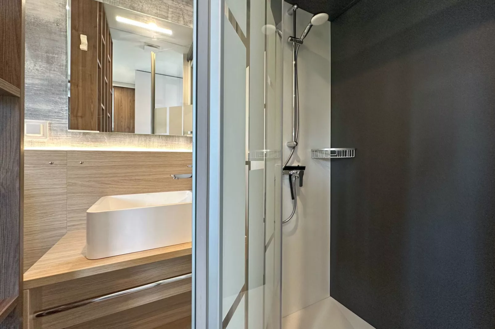 FERIENDORF SEEBLICK - Tiny Chalet am Eixendorfer See-Bathroom