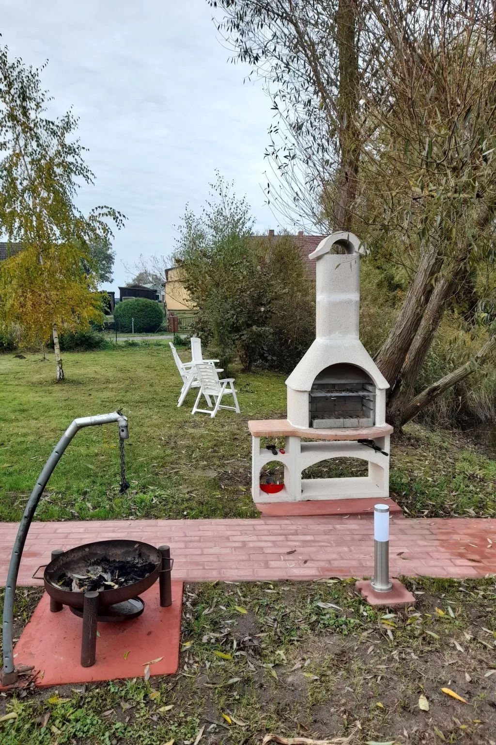 Blockhaus mit eigenem See-Image-tags.info