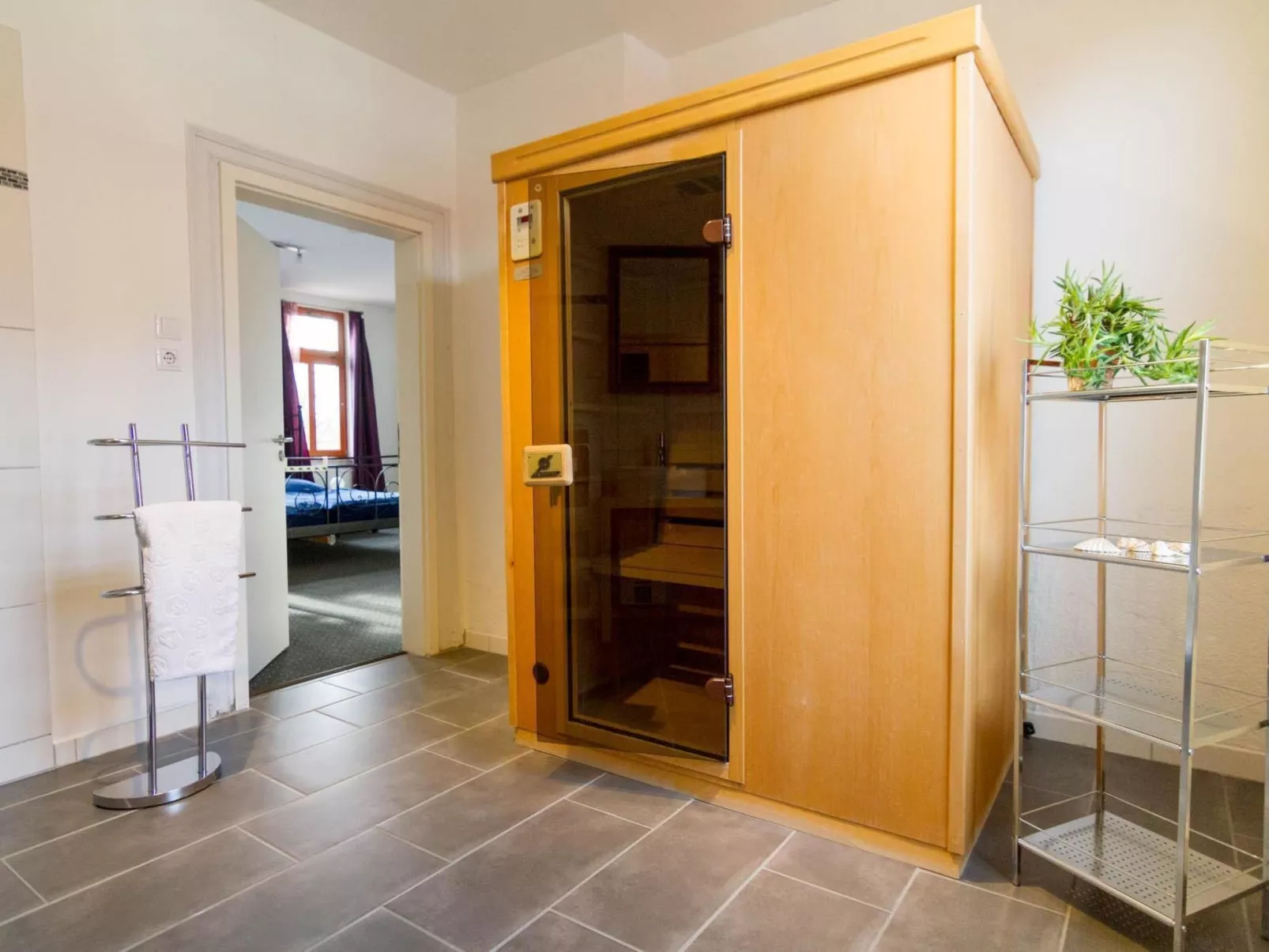 In Radisleben mit Garten und Terrasse-Inside