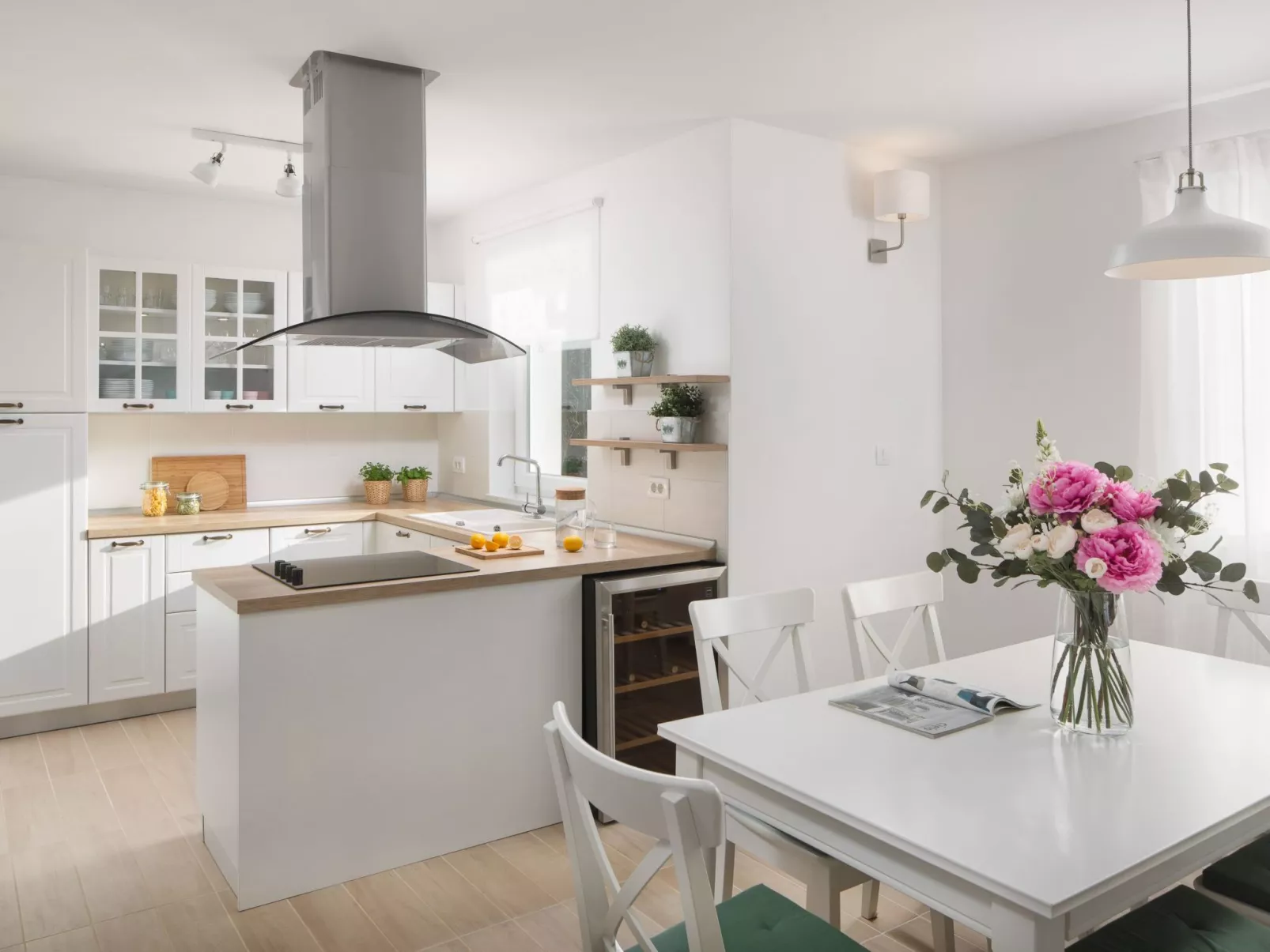 Charmante Villa mit gepflegtem Garten und beheiztem Pool-Inside