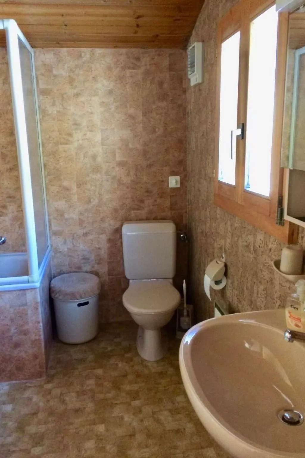 Chalet, Dil Arom, geschlossener Garten-Inside