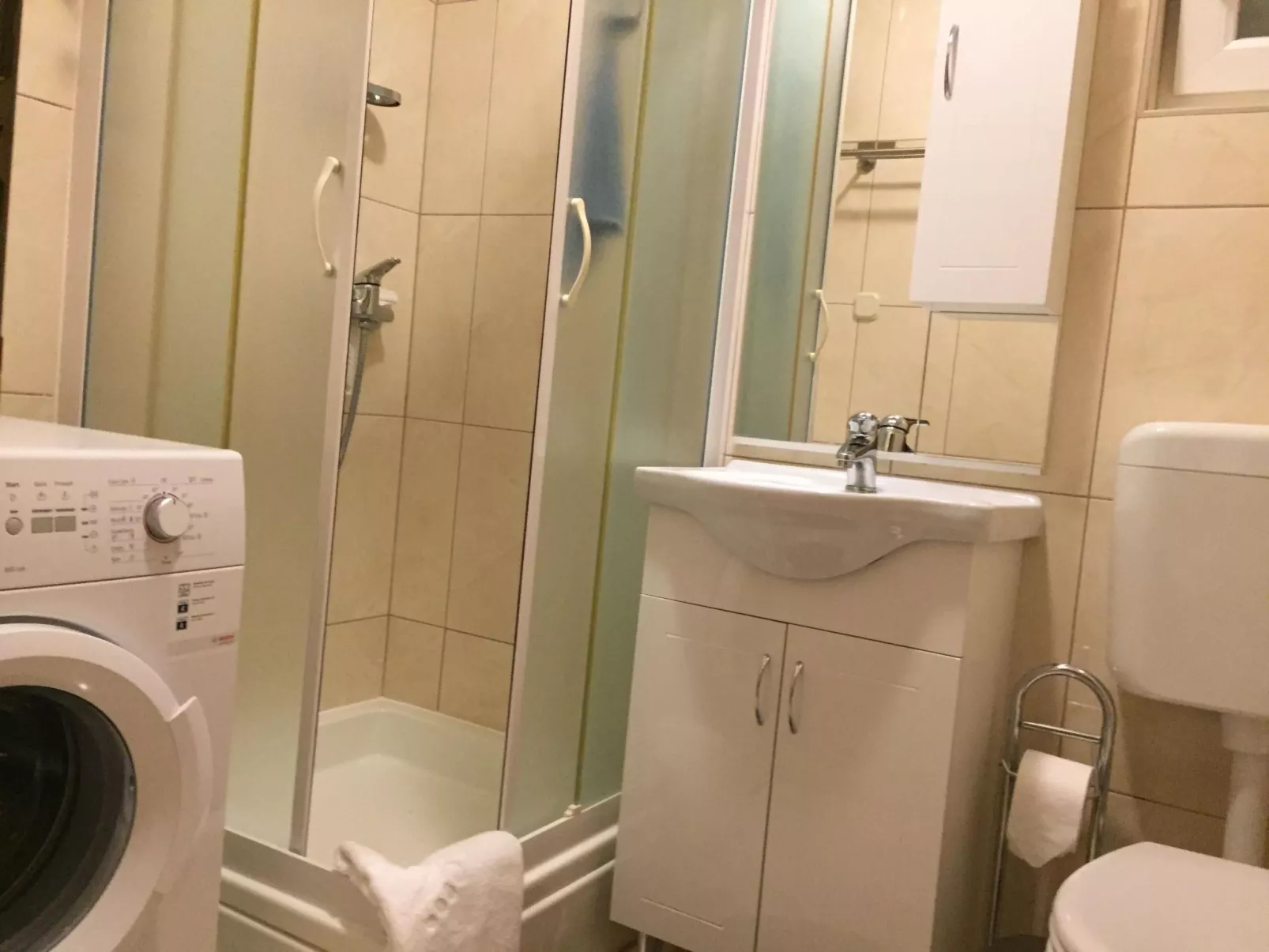 Modernes Ferienhaus in Dobropoljana mit Terrasse, Garten und Grill-Inside