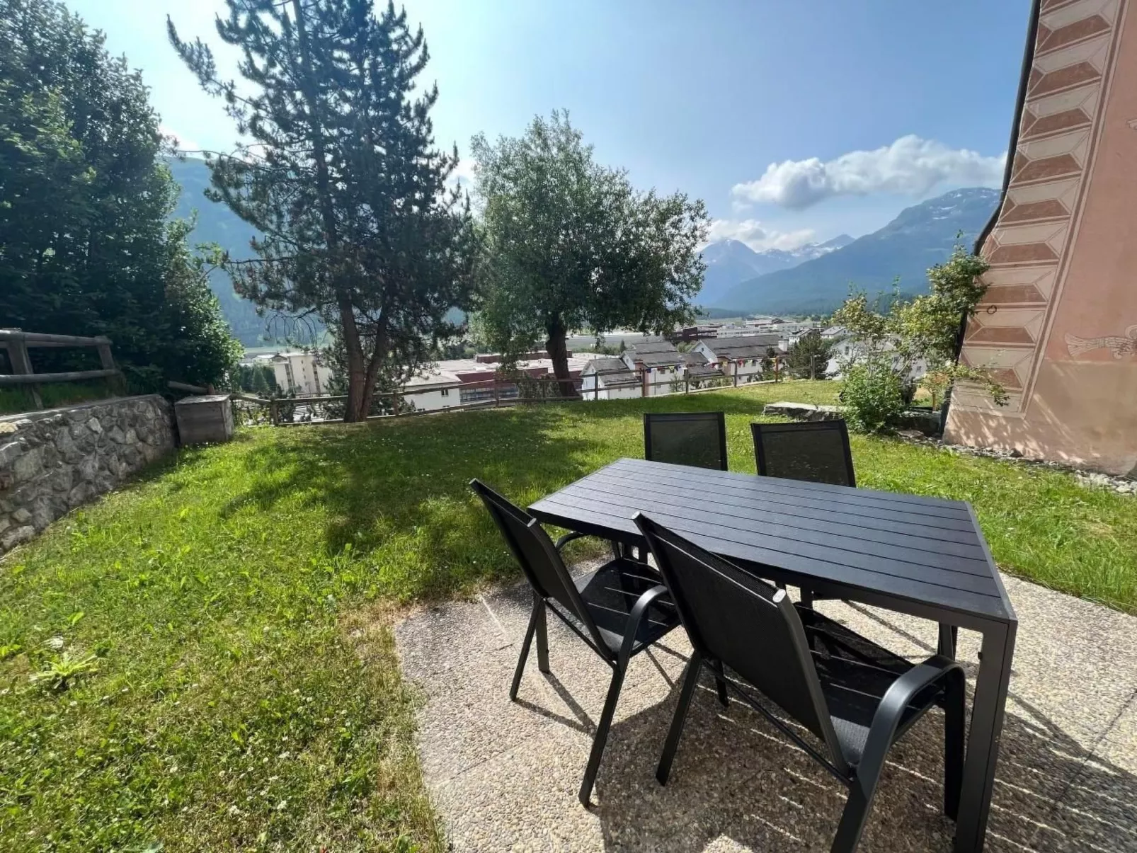 Chesa Fischer / Wohnung Palü / ÖV-Inklusive-Draußen