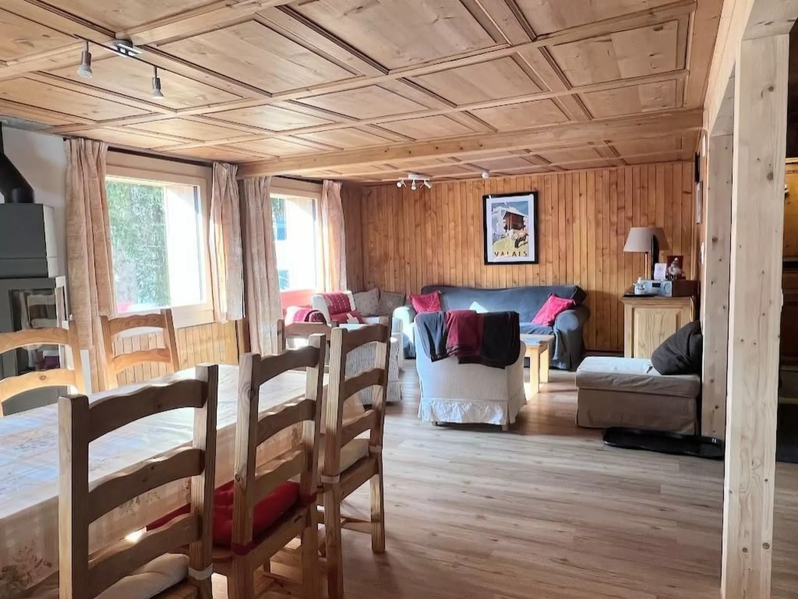 River App., Morgins-Image-tags.info