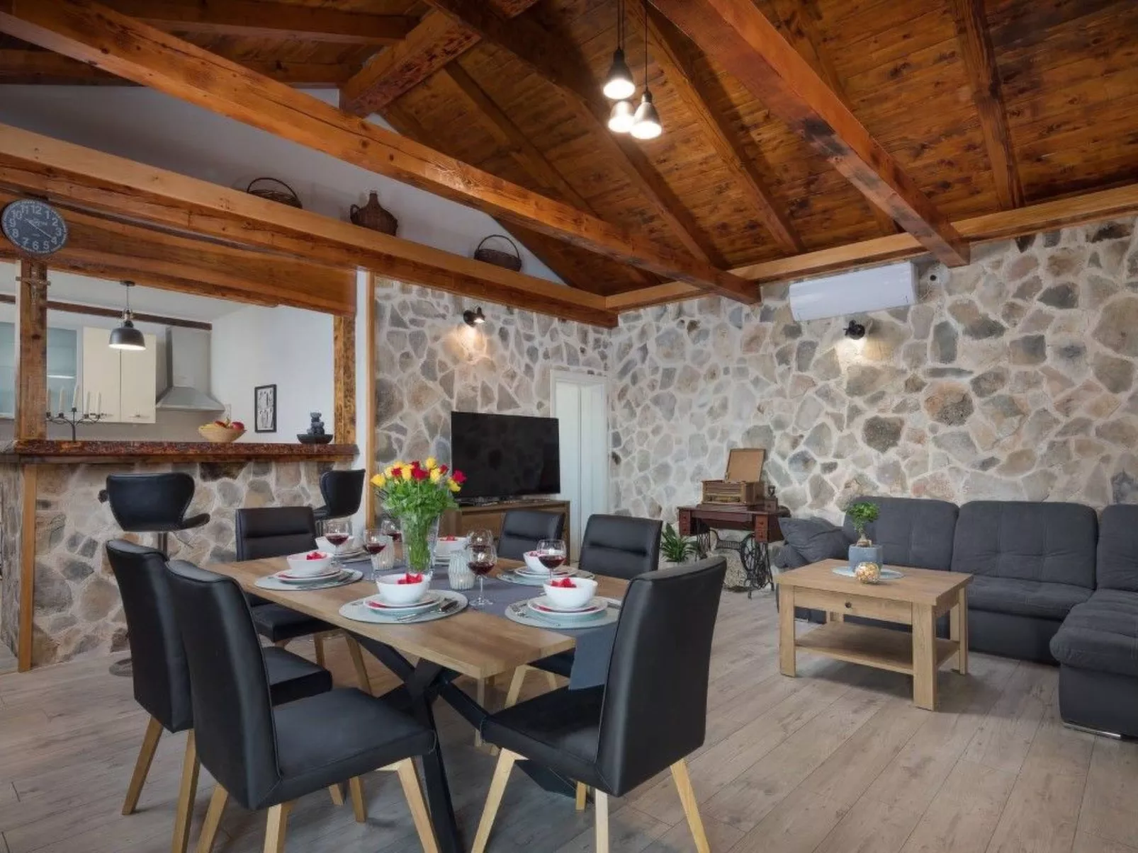 Villa Adamaris-Inside