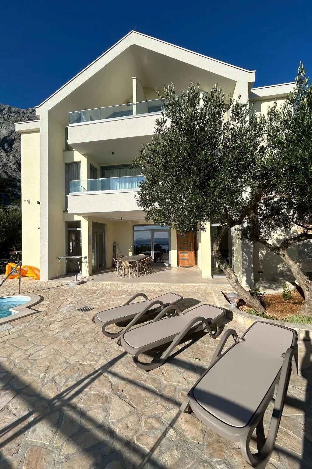 Villa Olivia mit Pool - Spielplatz - Meerblick-Outside
