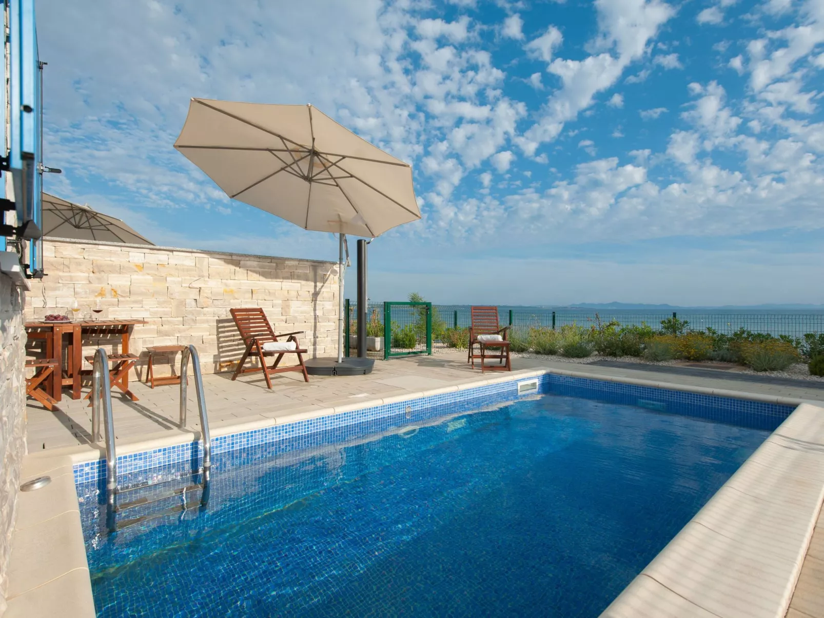 "Miri Melon" mit eigenem Pool-Draußen