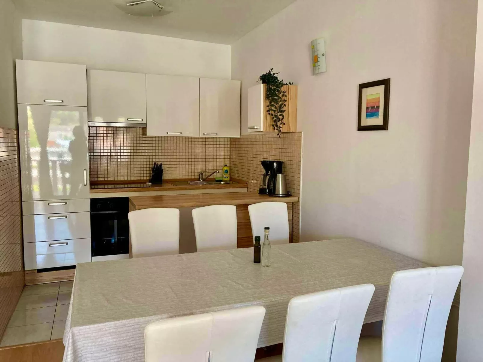 In Povlja mit gemeinschaftlichem Parkplatz-Dedans