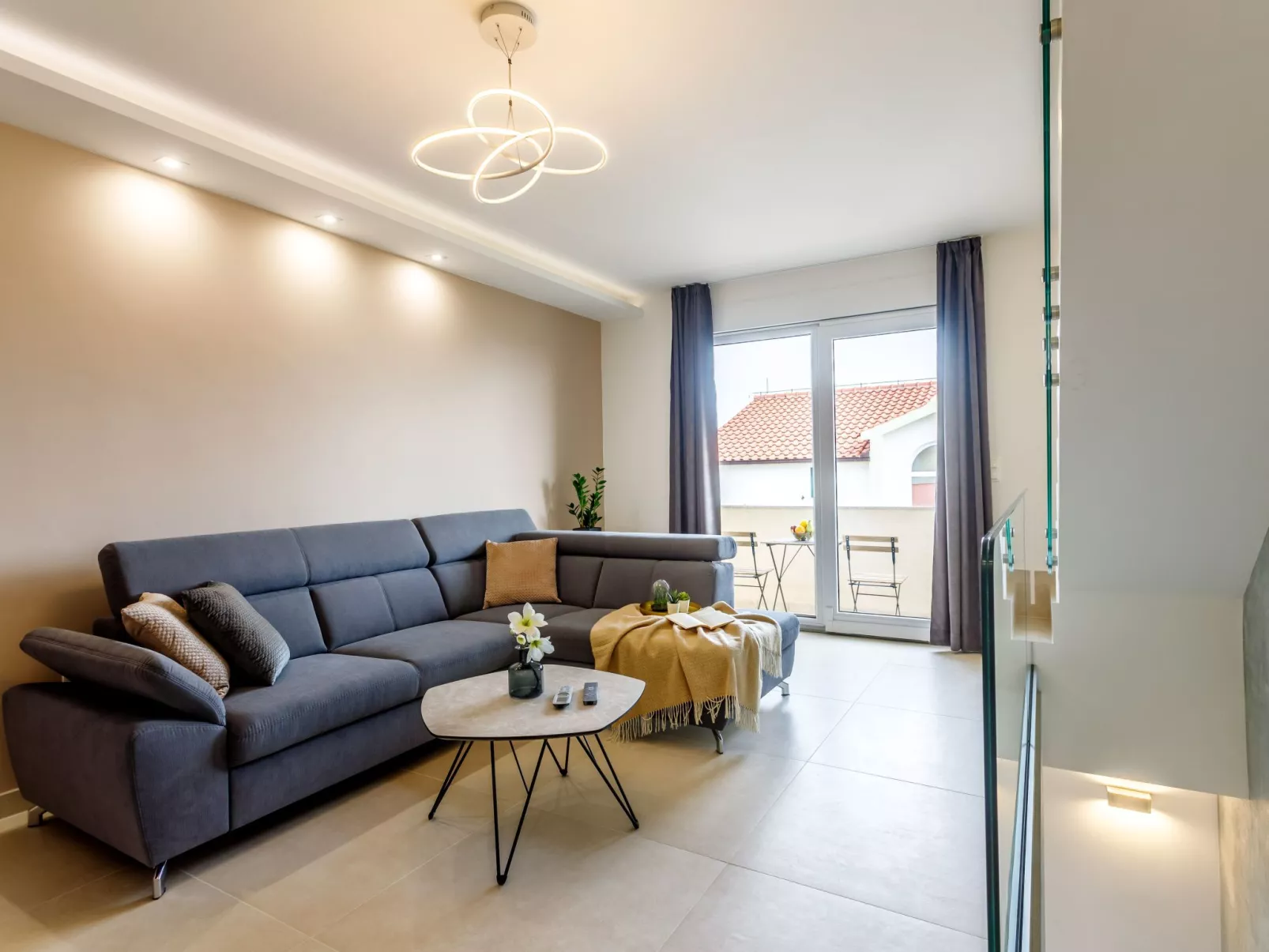 "Villa Tango2" mit Blick auf das Wasser-Drinnen