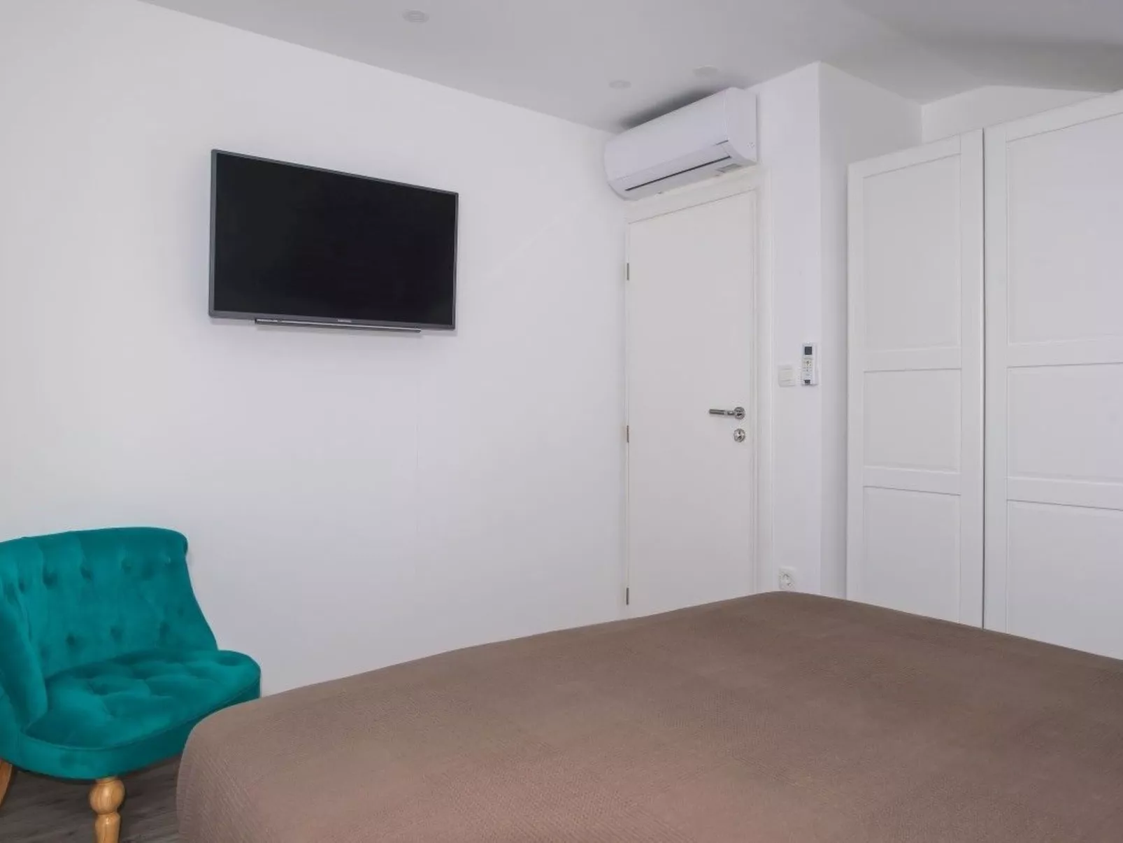 In Primošten mit privatem Pool-Dedans