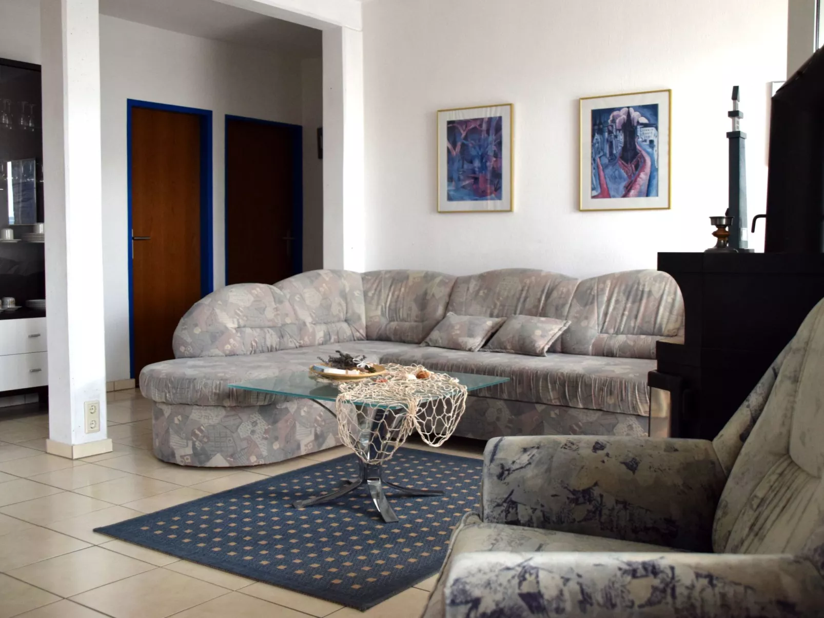 Für sechs Personen mit Terrasse im Erdgeschoss gelegen-Inside