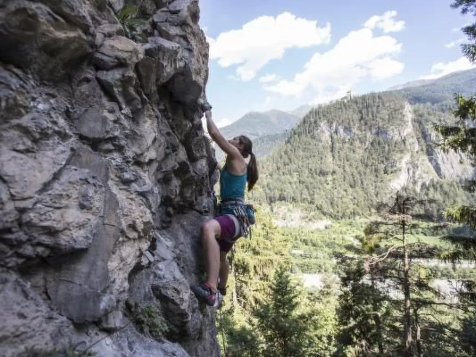 Komfortables Ferienhaus in Landeck mit Pool-Outside