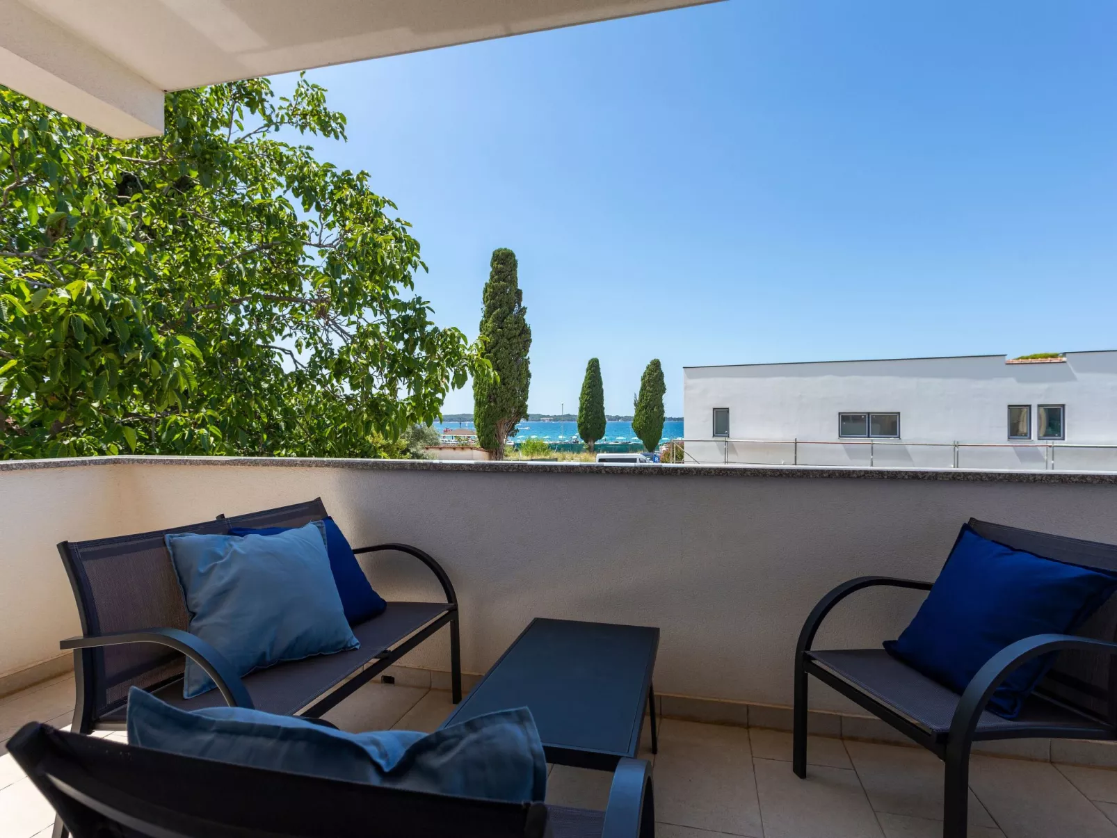 Modernes Ferienhaus in Strandnähe-Draußen