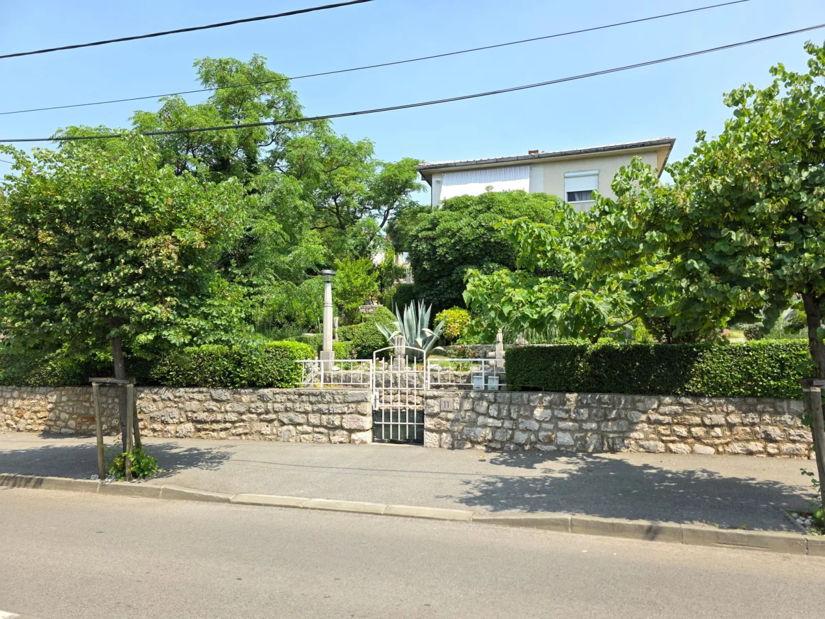 Wohnung mit Terrasse, 200m vom Strand entfernt-Outside