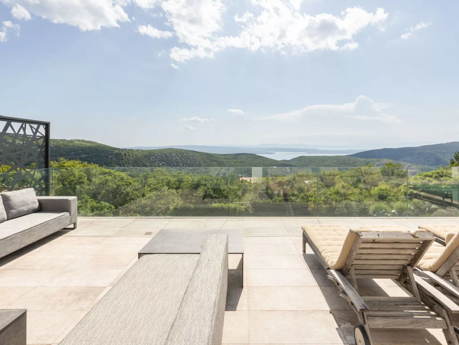 Designferienhaus mit Hot Tub-Outside