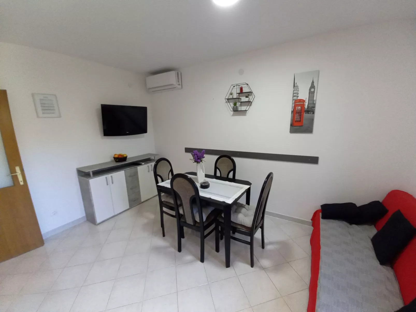 "Toni" mit Terrasse-Dedans