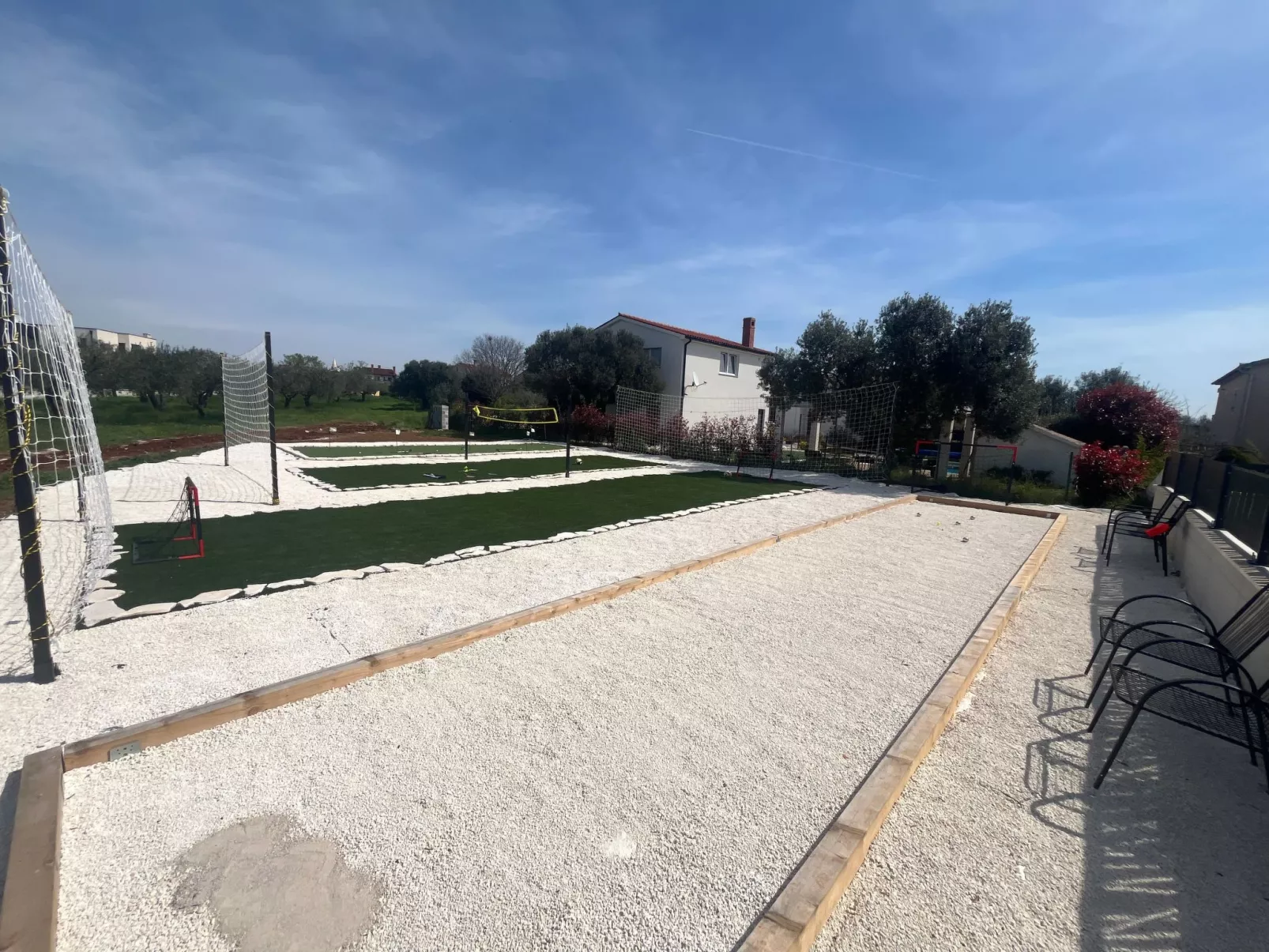 Mit privatem beheiztem Schwimmbad-Dehors