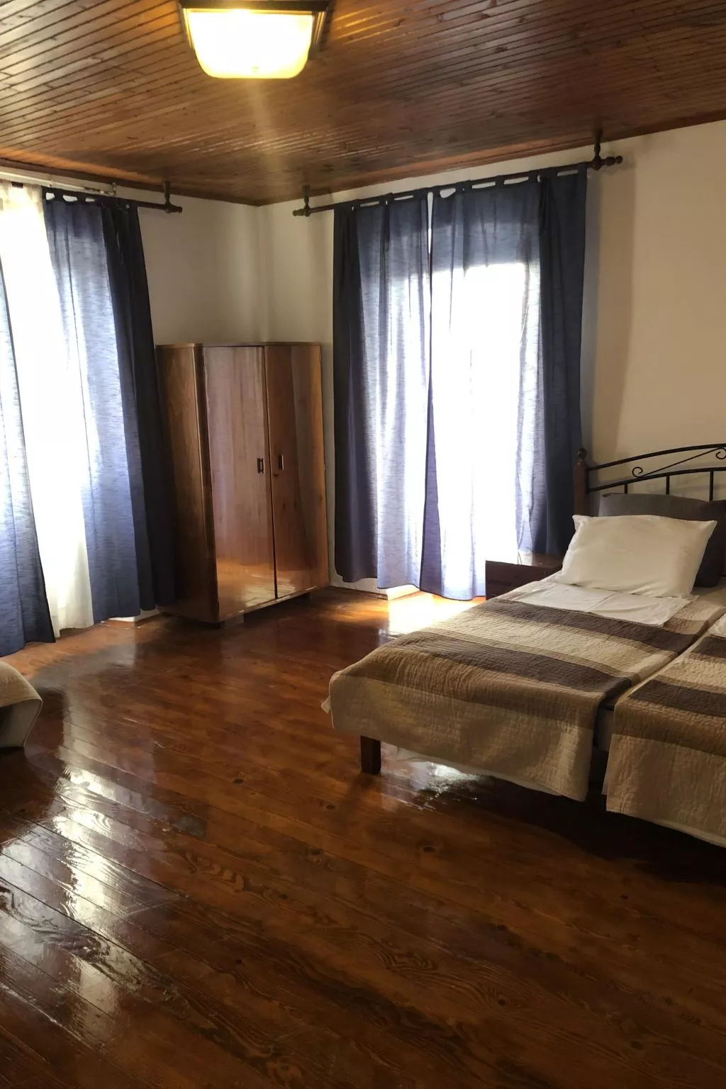 Mit Kamin in der Stadt Roc-Drinnen