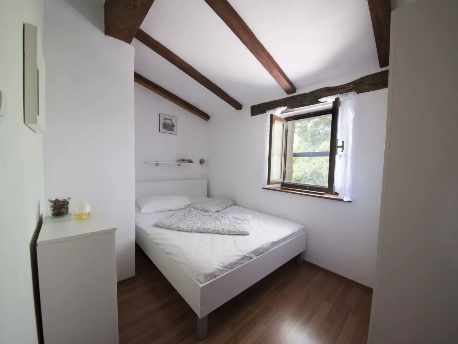 Mit eigenem Pool-Dedans