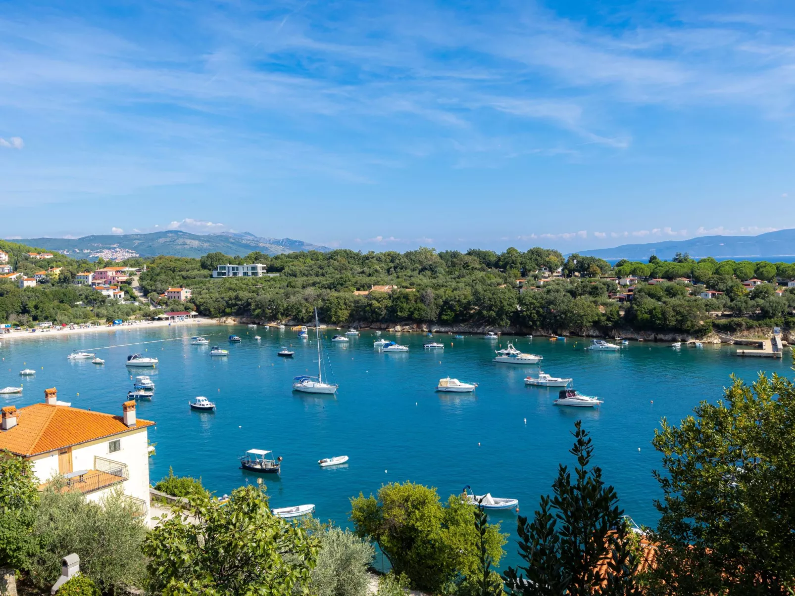 Red House Apartments-Draußen