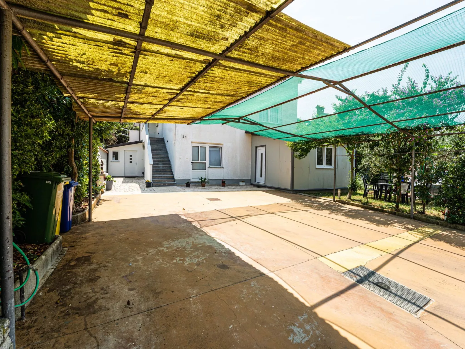 "Darko" mit Balkon-Outside