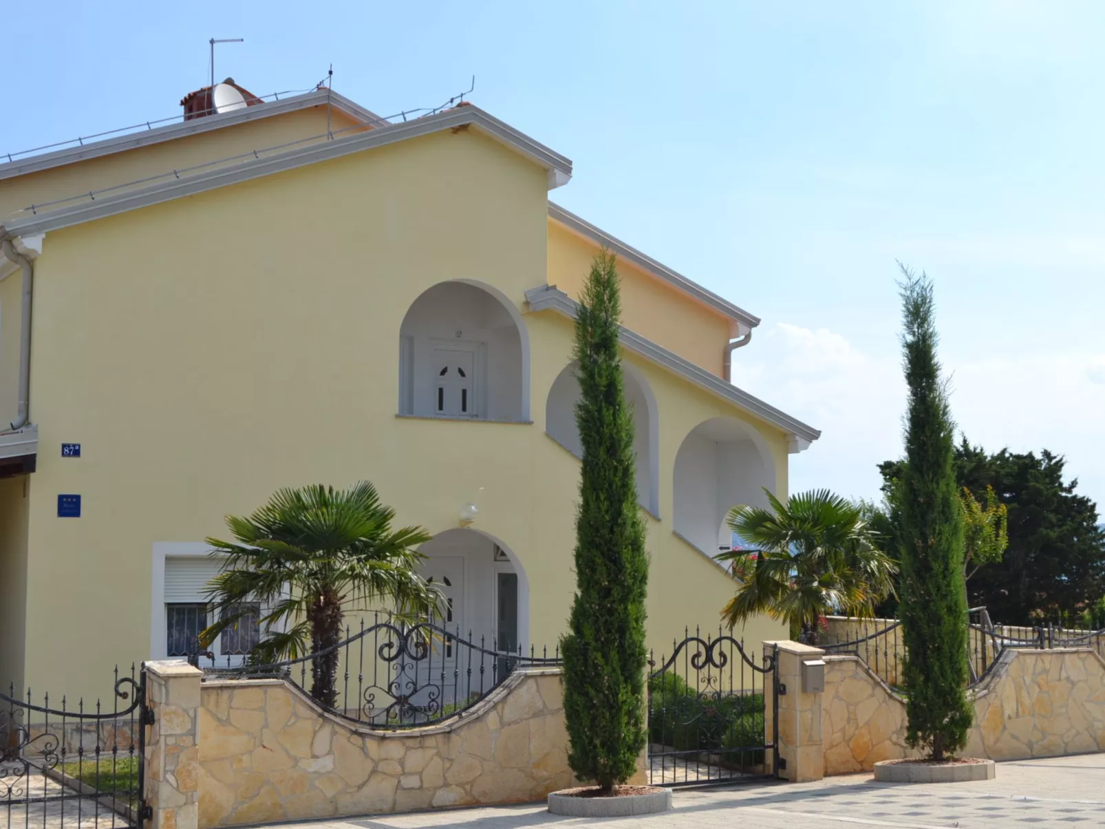 Villa del Golfo, Apartement mit Garten und Pool-Outside