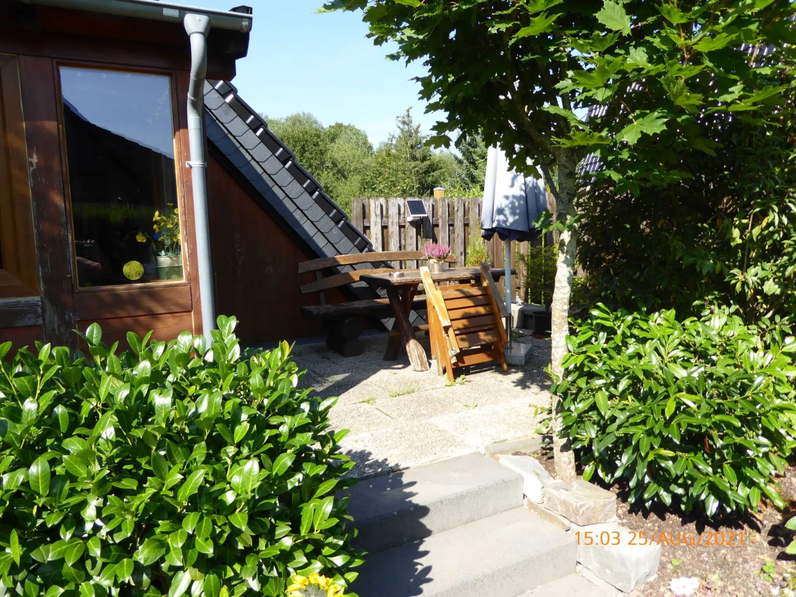 Eifelwaldhäuschen-Draußen