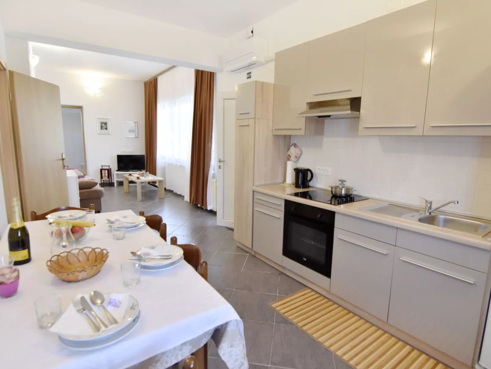 Zweizimmerwohnung mit großer Terrasse in Grupija bei Umag-Dedans