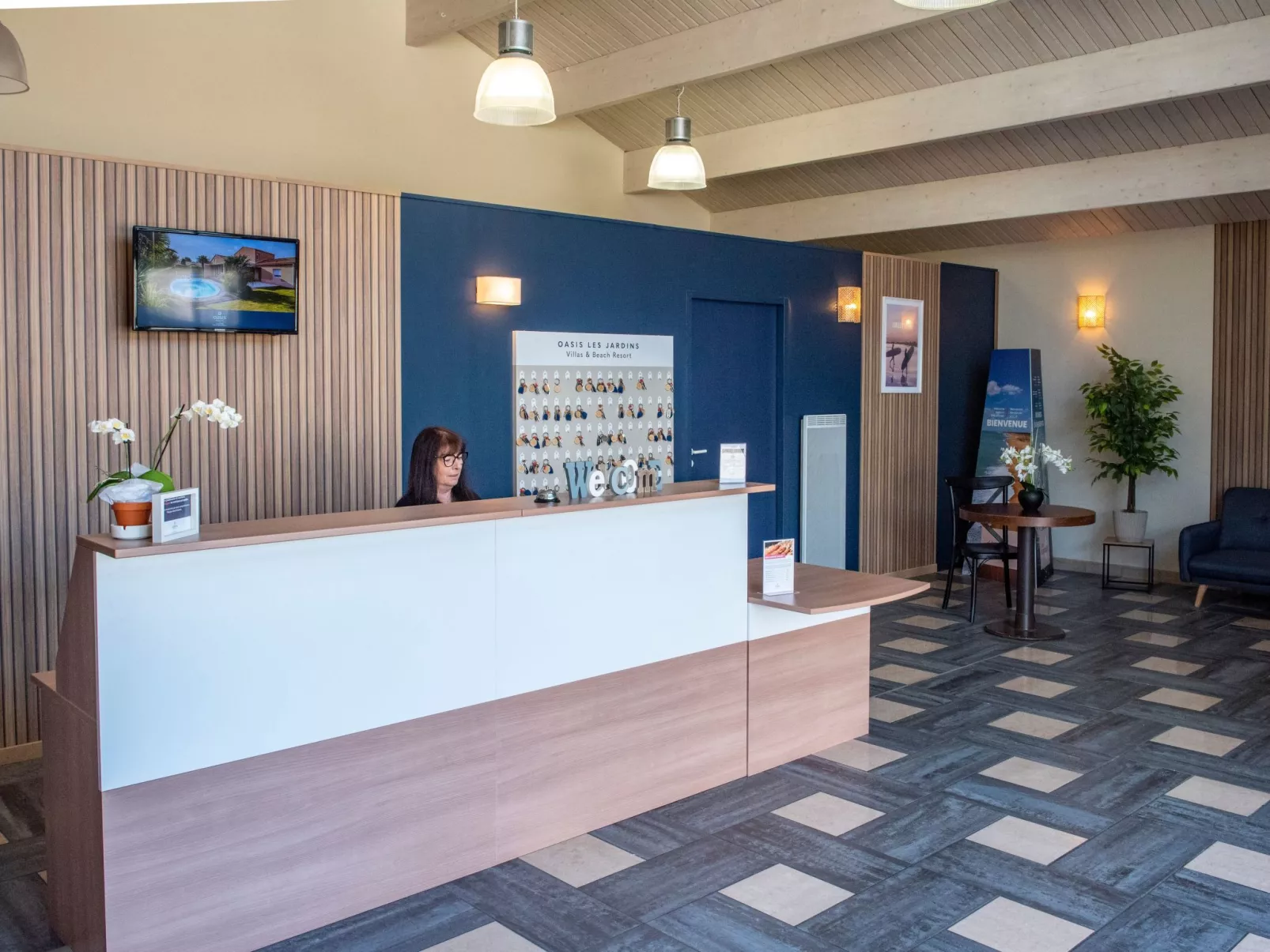 "Acacia" mit eigenem Pool-Drinnen