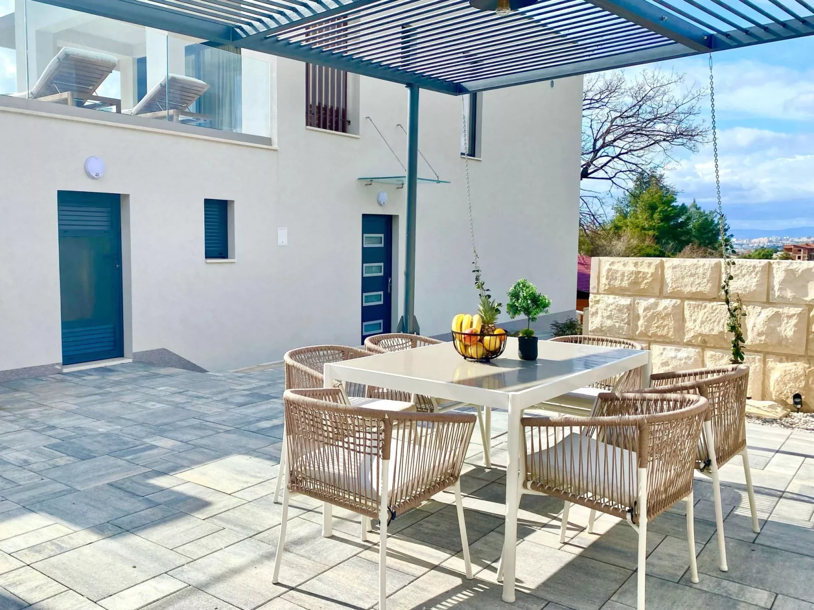 Villa mit beheiztem Infinity-Pool und Massagedüsen-Dehors