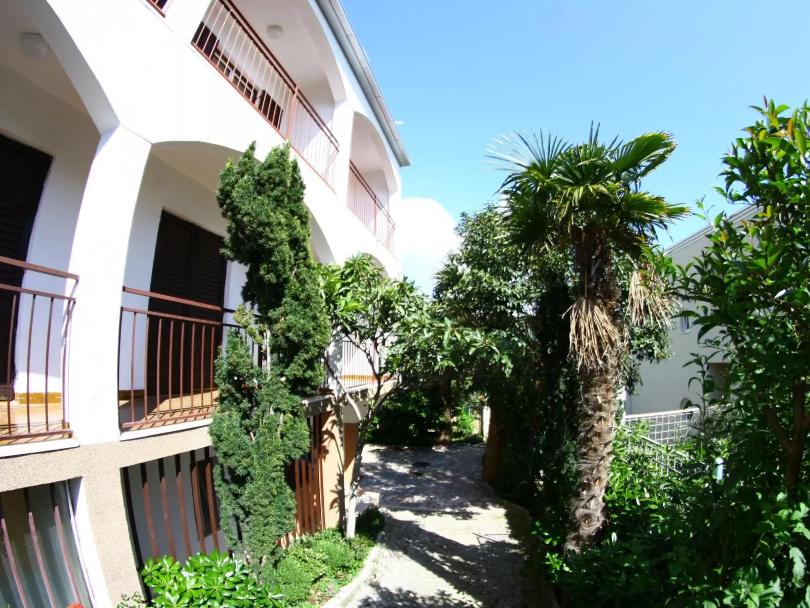 Mit Privatparkplatz-Dehors