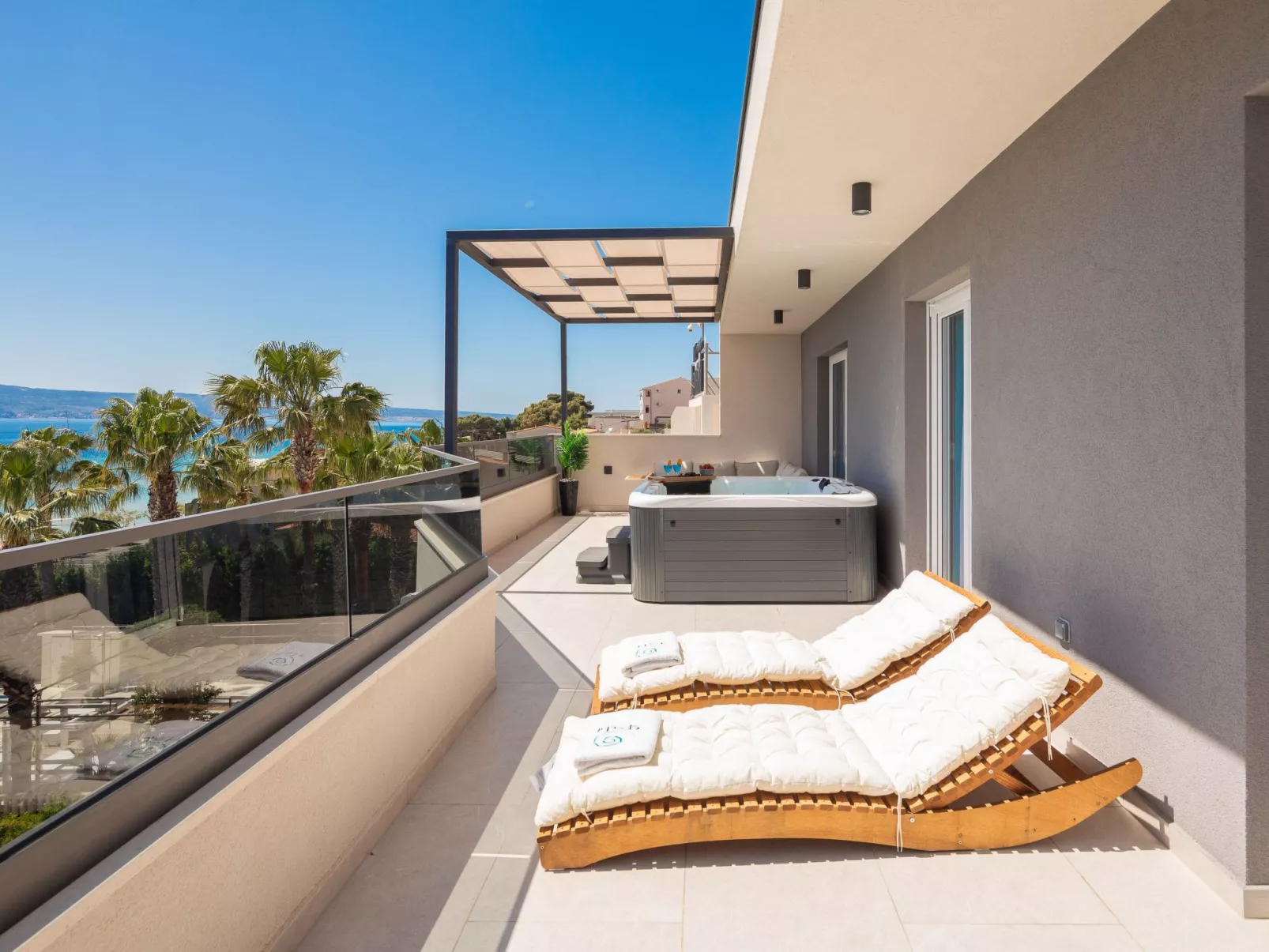 Supreme Penthouse-Inside