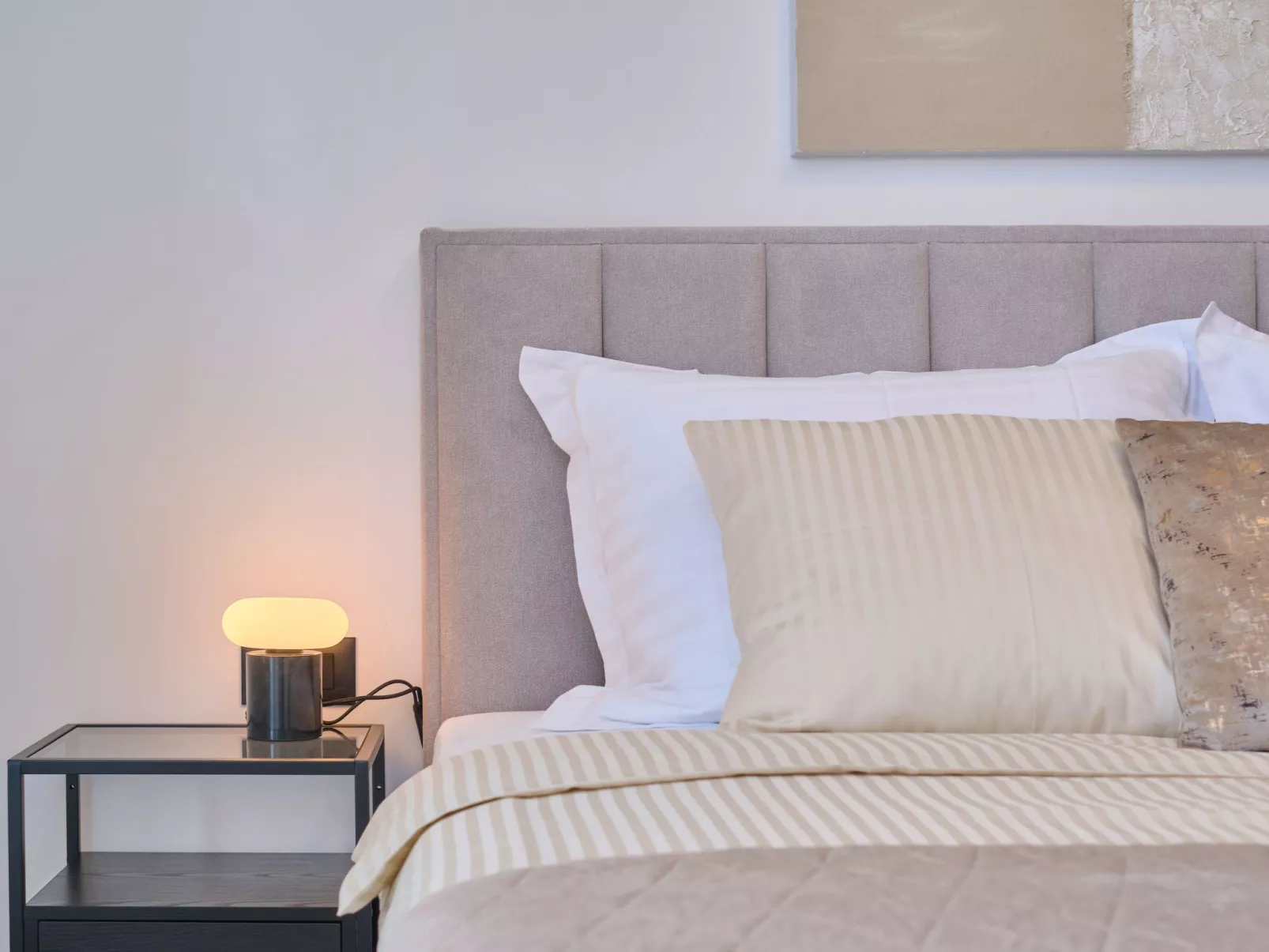 "Splitful Apartment" - Dedans