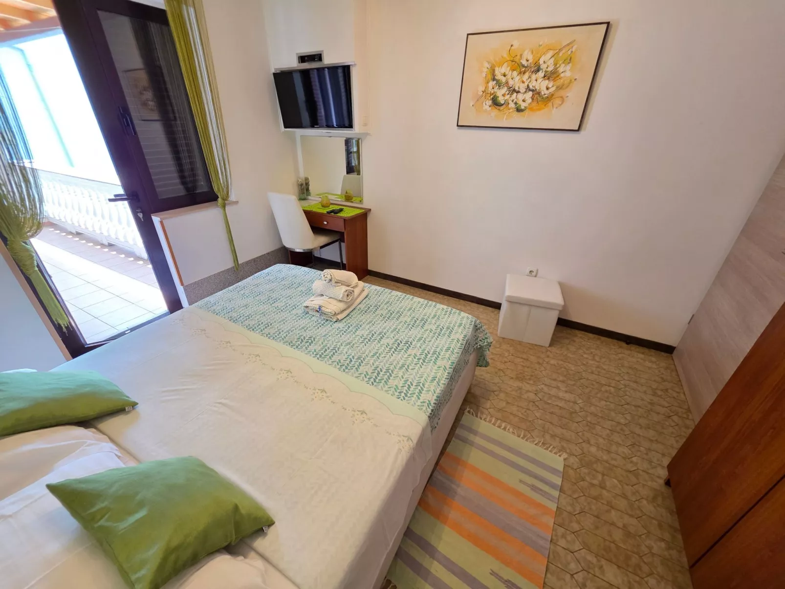 Appartement mit Balkon und Meerblick-Drinnen