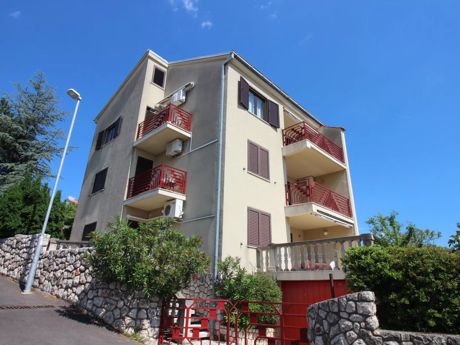 Apartment für zwei Erwachsene und zwei Kinder-Draußen