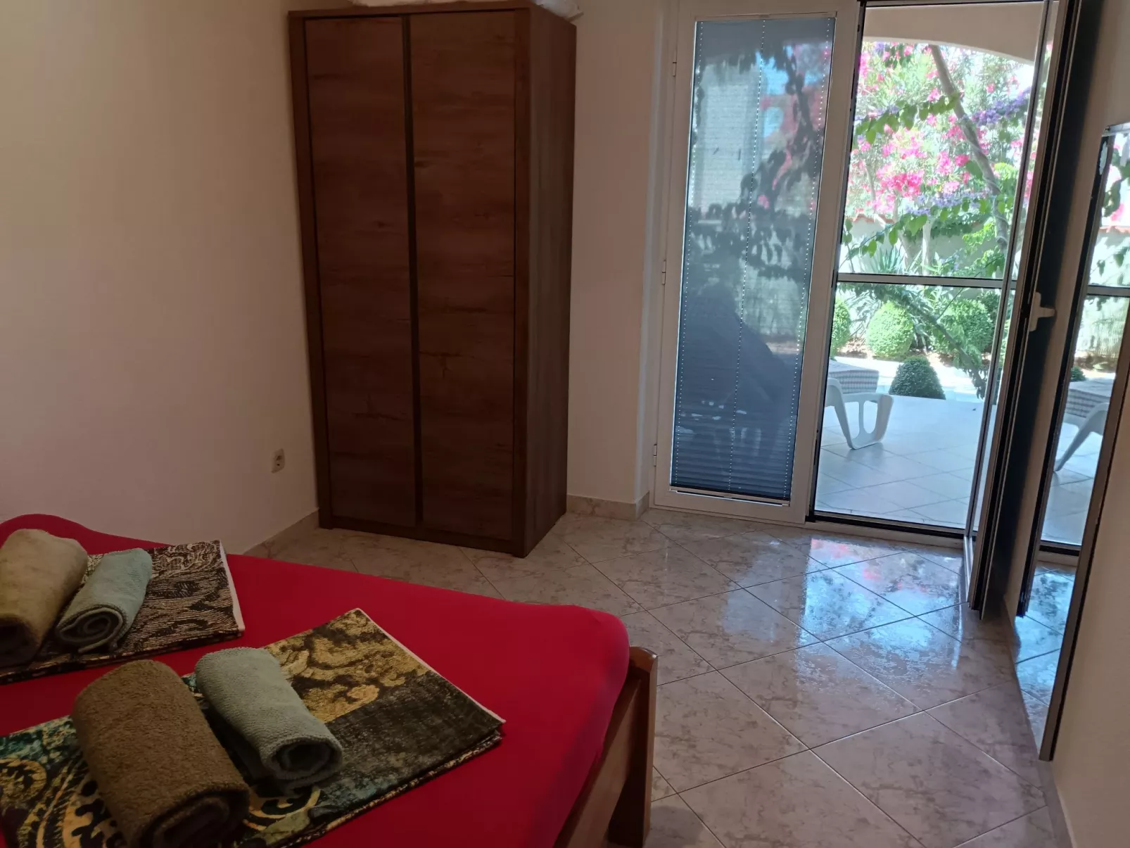 "Moreta Mare" mit Terrasse-Drinnen